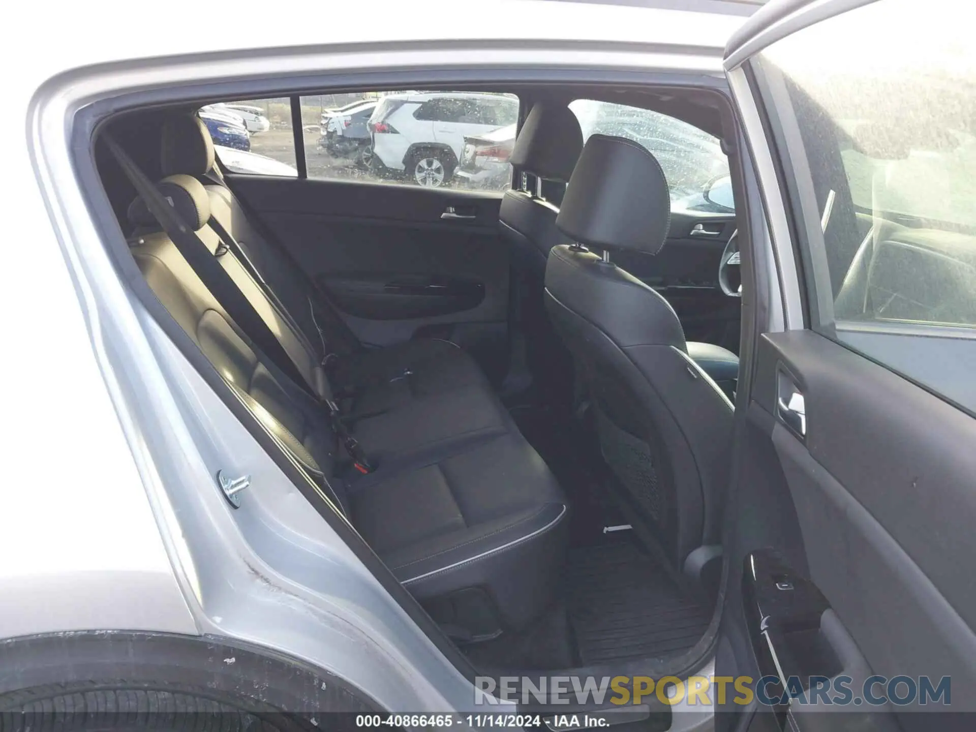8 Photograph of a damaged car KNDPRCA6XL7664522 KIA SPORTAGE 2020