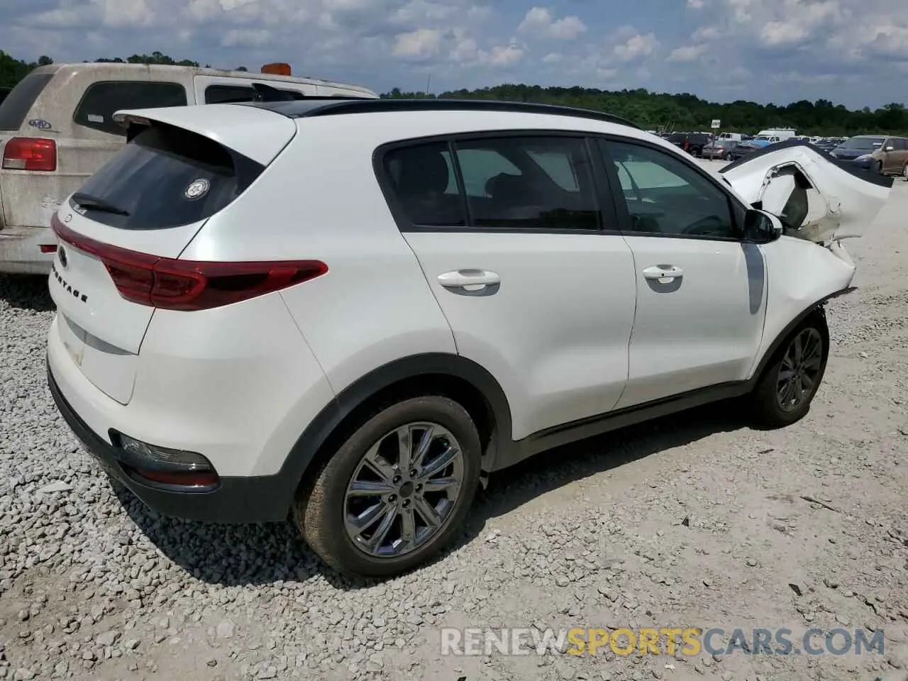 3 Photograph of a damaged car KNDP63AC2M7867081 KIA SPORTAGE 2021