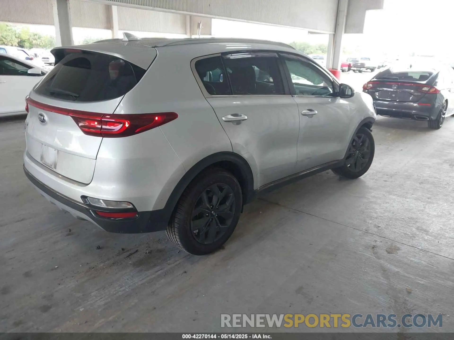 4 Photograph of a damaged car KNDP63AC3M7927658 KIA SPORTAGE 2021