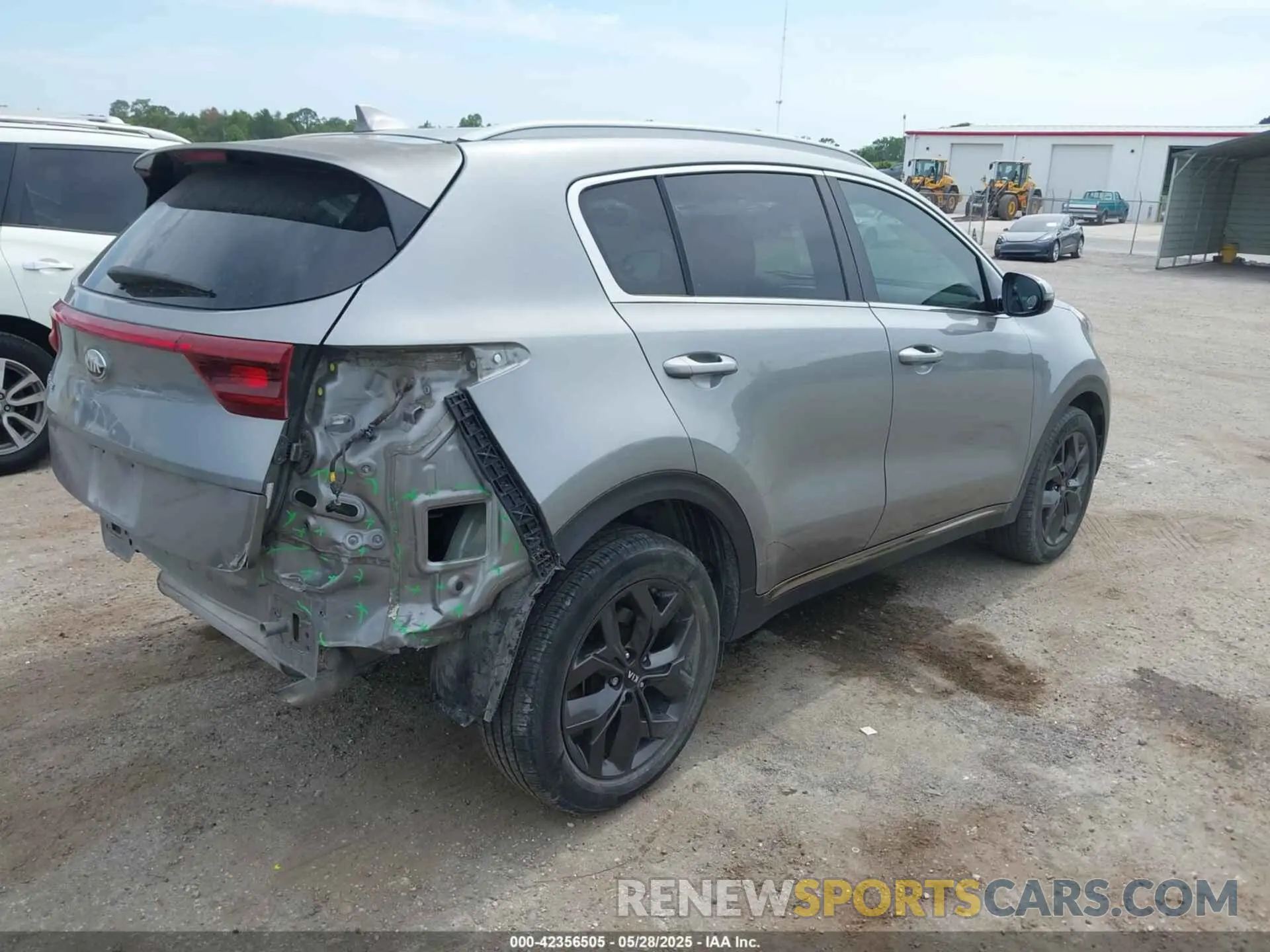 4 Photograph of a damaged car KNDP63AC5M7847956 KIA SPORTAGE 2021