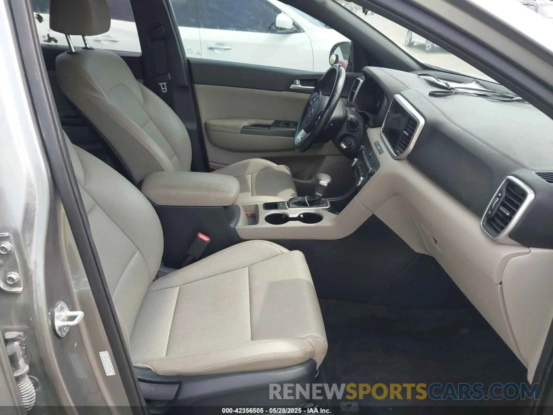 5 Photograph of a damaged car KNDP63AC5M7847956 KIA SPORTAGE 2021