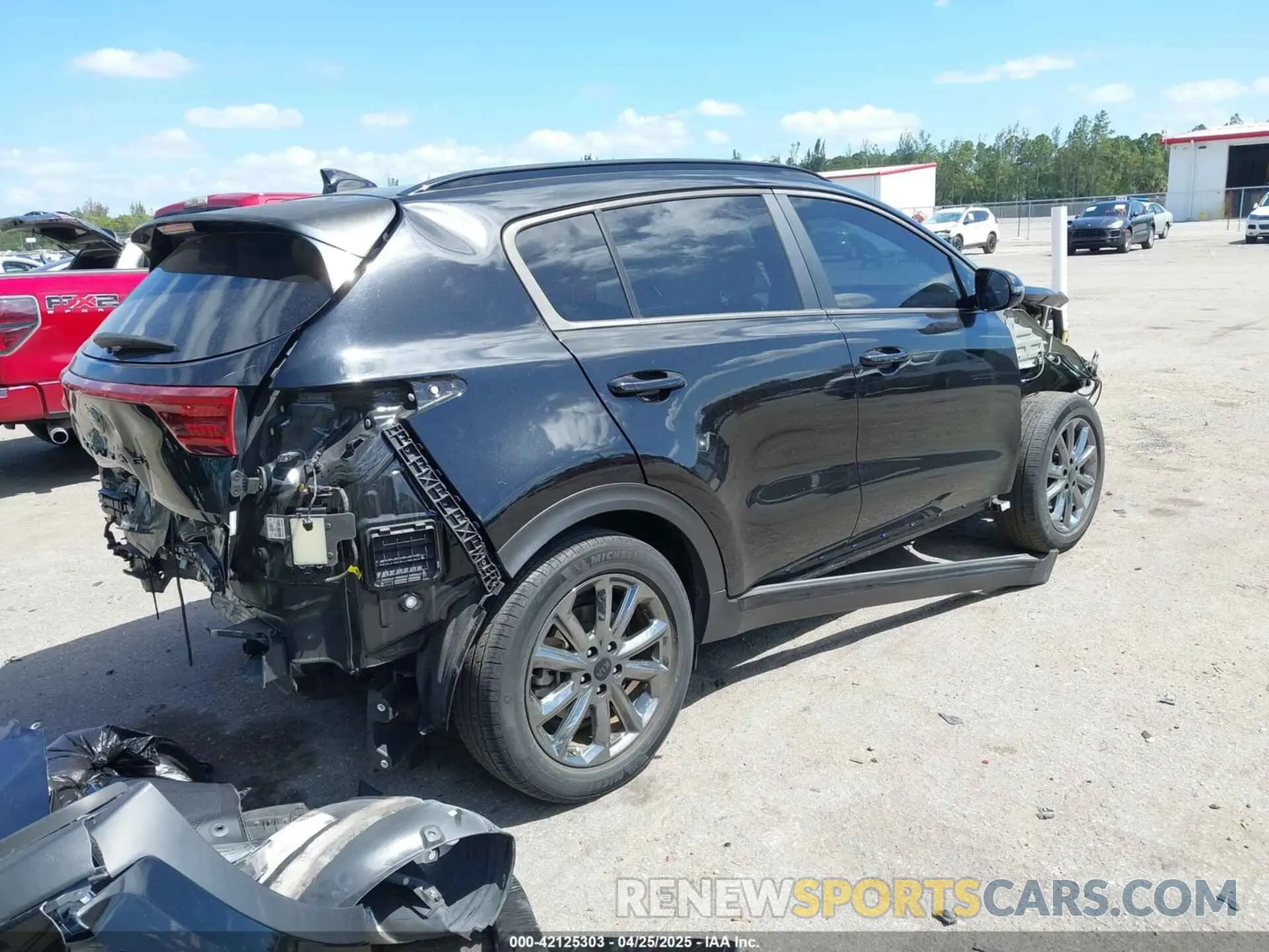 4 Photograph of a damaged car KNDP63AC6M7872803 KIA SPORTAGE 2021