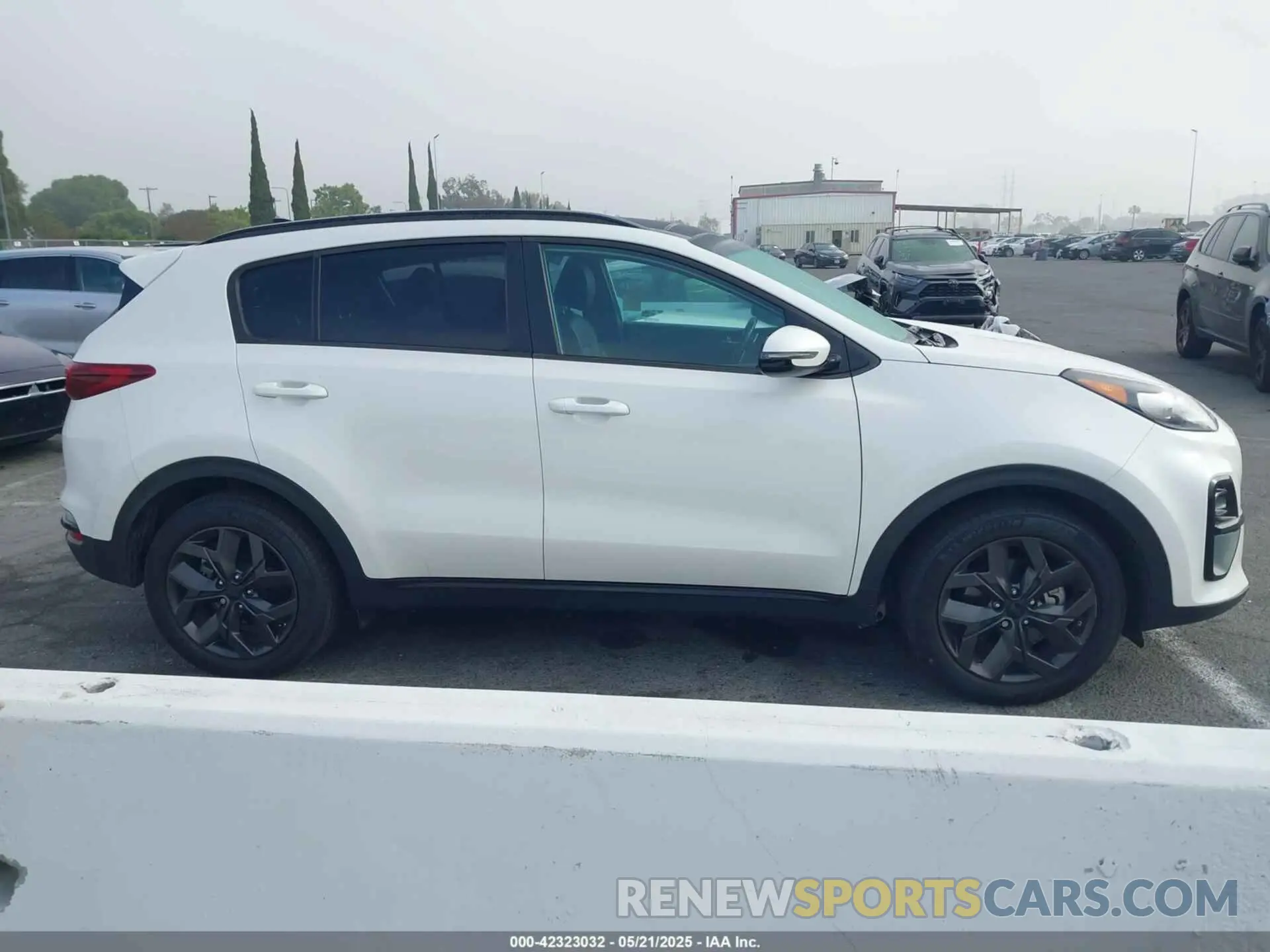 12 Photograph of a damaged car KNDP63AC9M7891166 KIA SPORTAGE 2021
