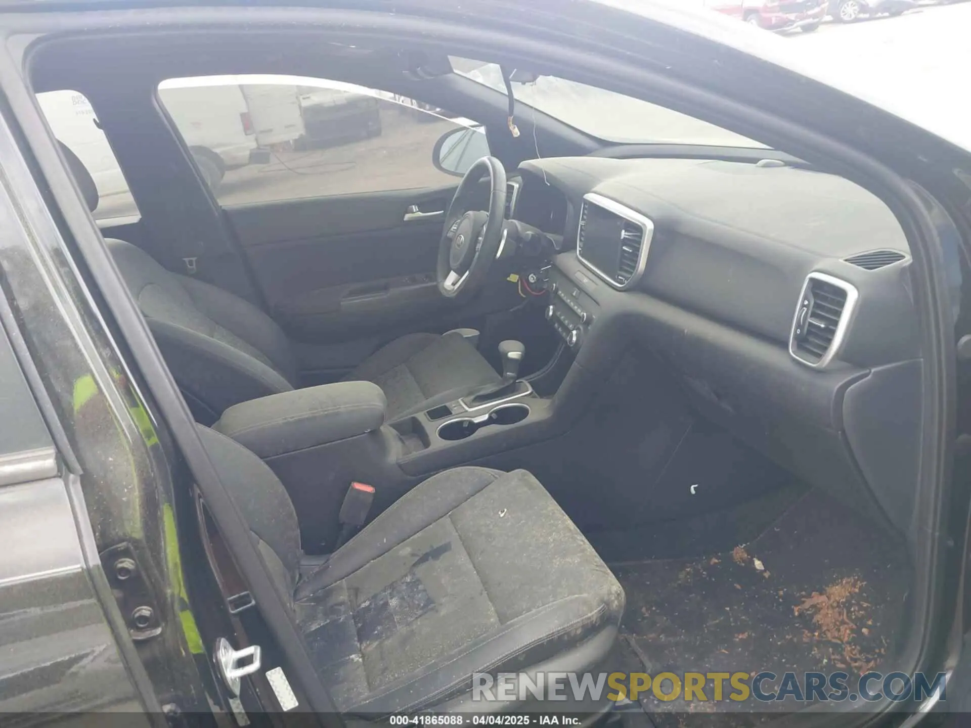 5 Photograph of a damaged car KNDP63ACXM7890933 KIA SPORTAGE 2021