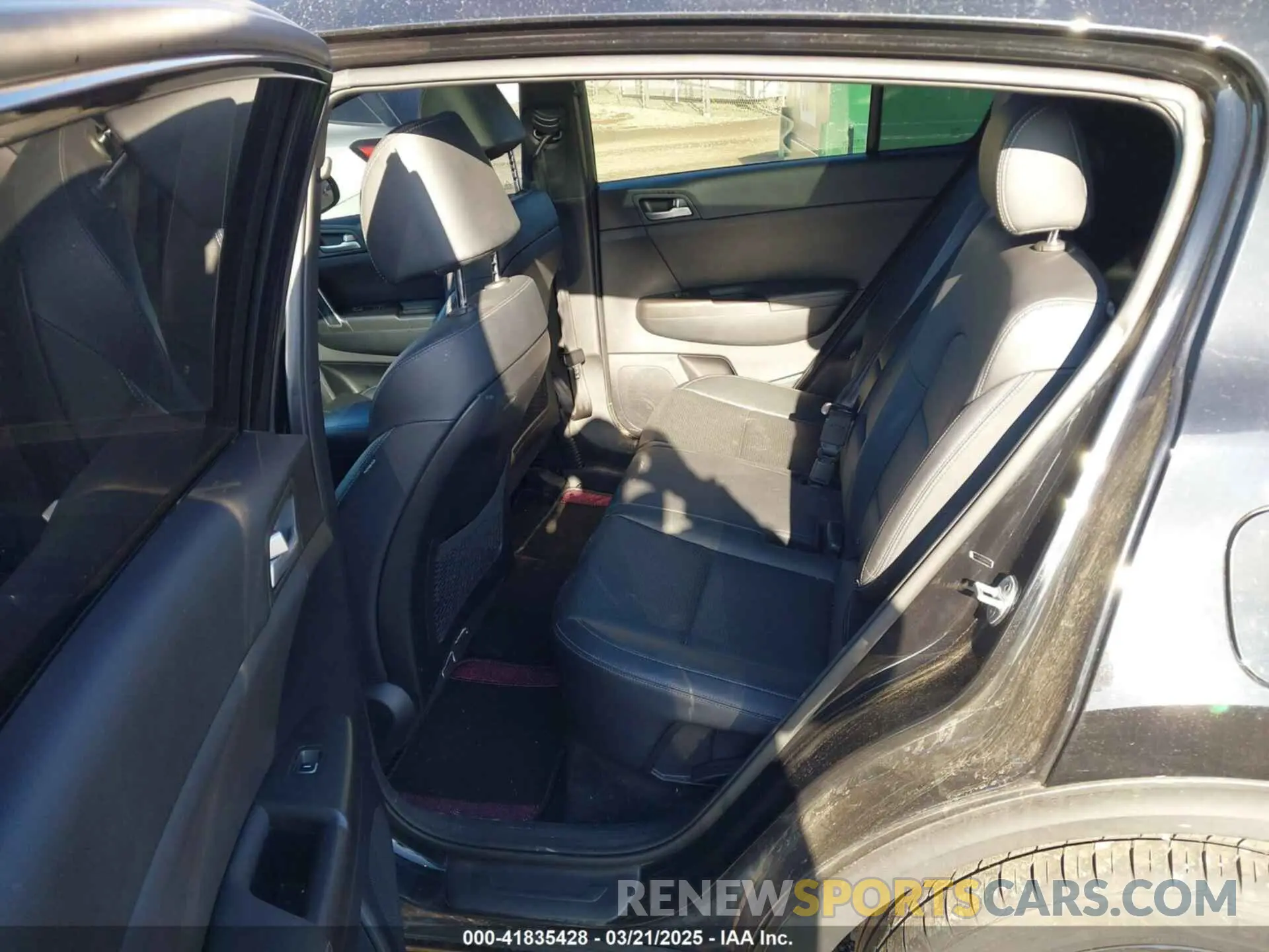 8 Photograph of a damaged car KNDP6CAC3M7854176 KIA SPORTAGE 2021