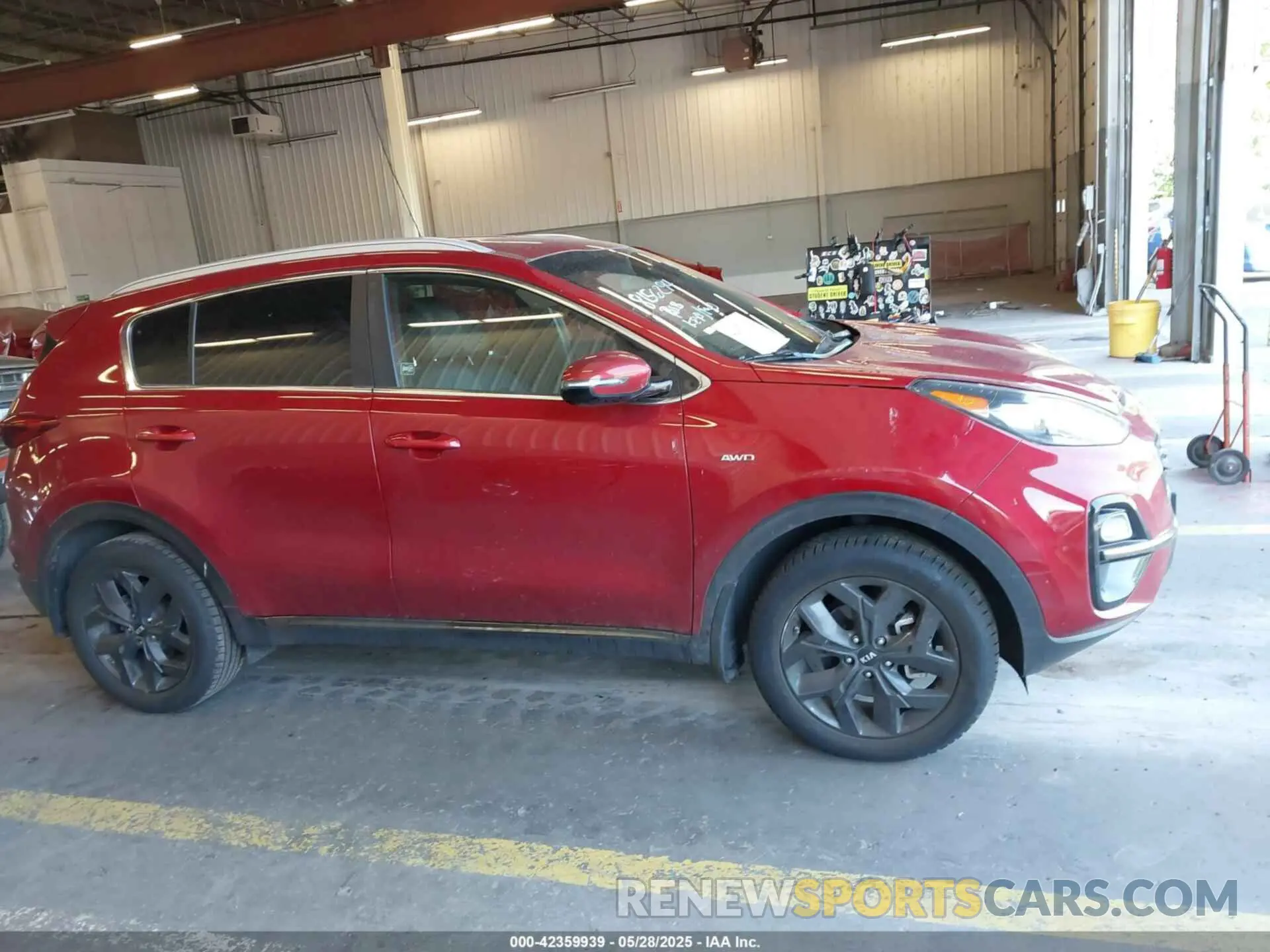 12 Photograph of a damaged car KNDP6CAC5M7925636 KIA SPORTAGE 2021