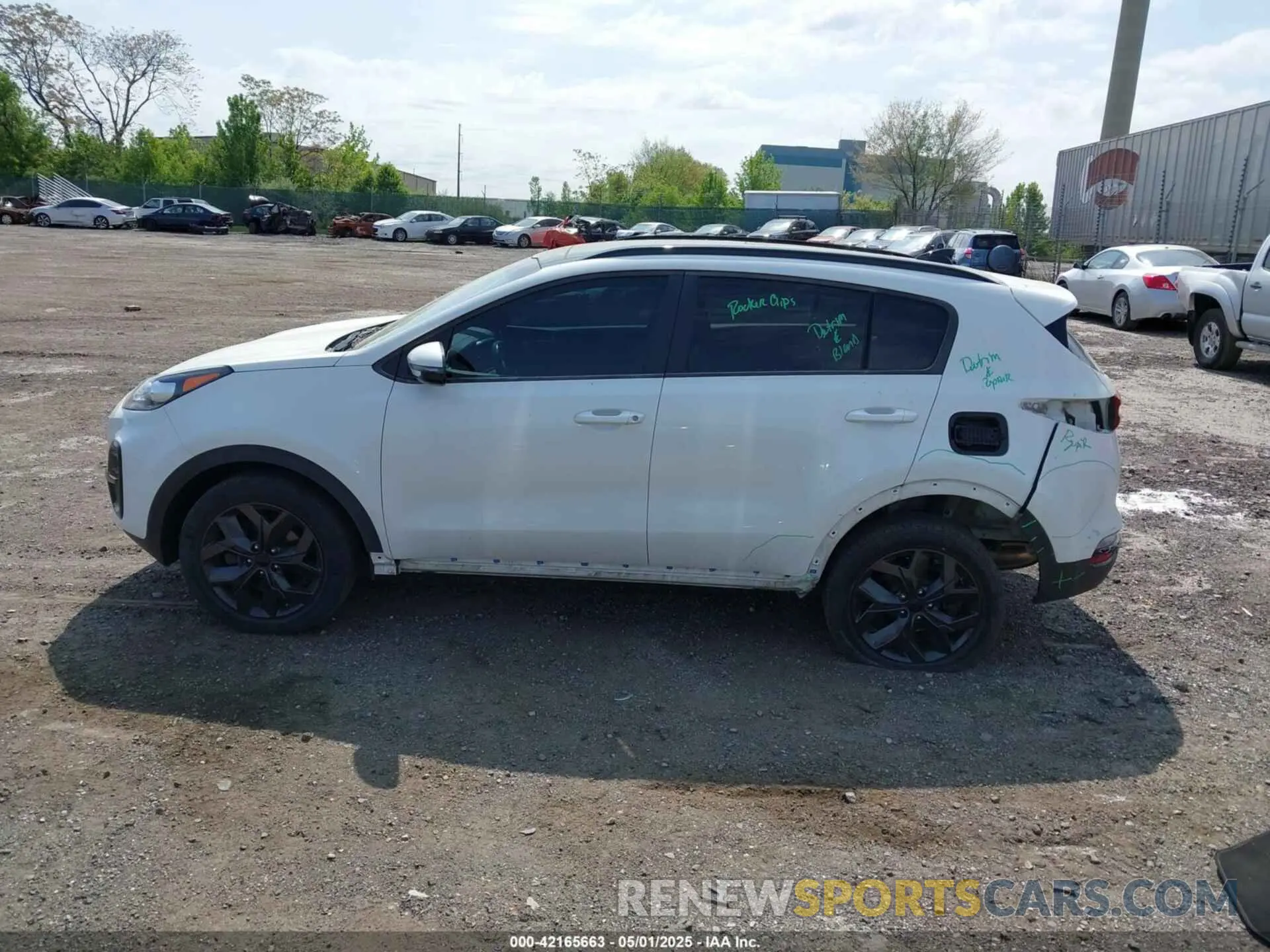 15 Photograph of a damaged car KNDP6CAC6M7872669 KIA SPORTAGE 2021