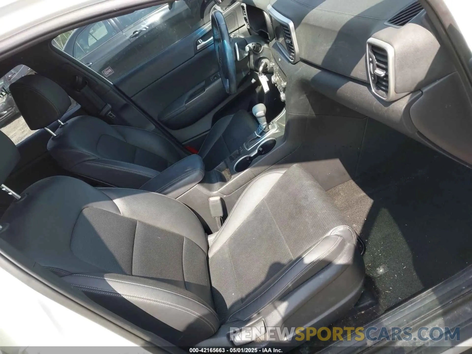 5 Photograph of a damaged car KNDP6CAC6M7872669 KIA SPORTAGE 2021