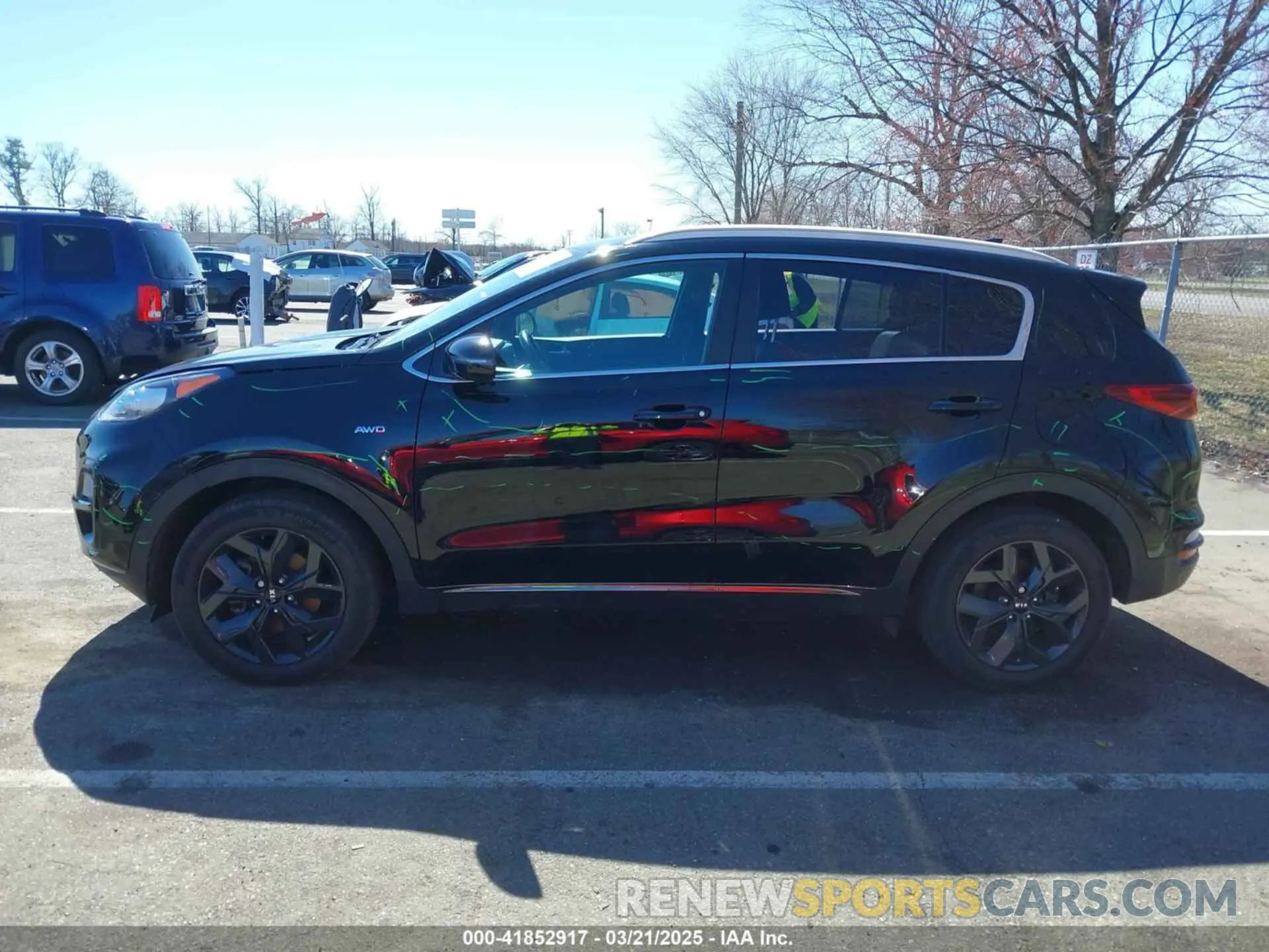 14 Photograph of a damaged car KNDP6CAC6M7887592 KIA SPORTAGE 2021