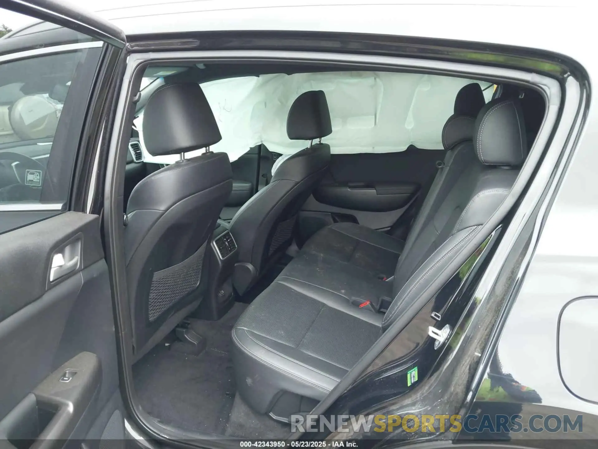 8 Photograph of a damaged car KNDP6CAC6M7897040 KIA SPORTAGE 2021