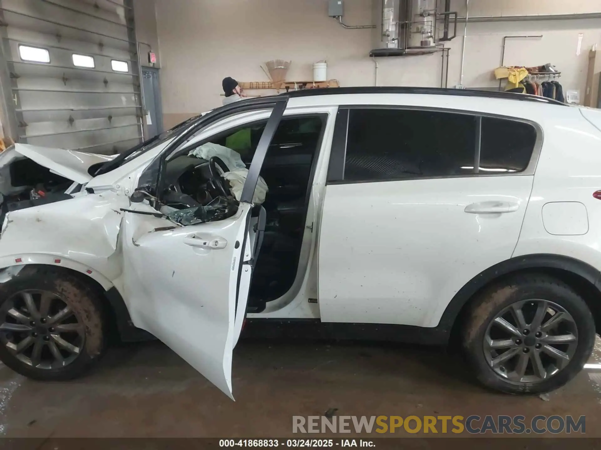 13 Photograph of a damaged car KNDP6CAC7M7888685 KIA SPORTAGE 2021