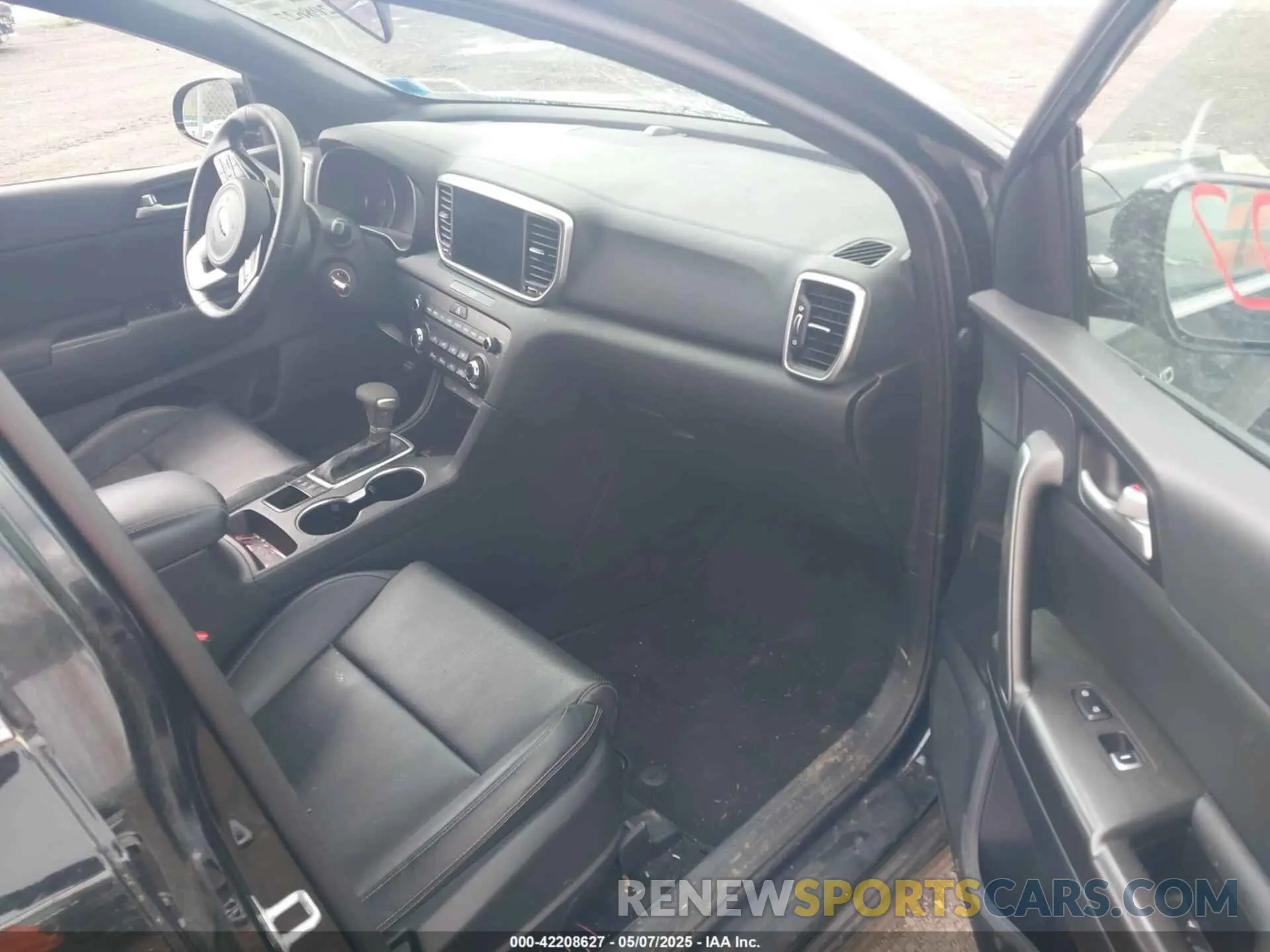 5 Photograph of a damaged car KNDP6CACXM7848732 KIA SPORTAGE 2021