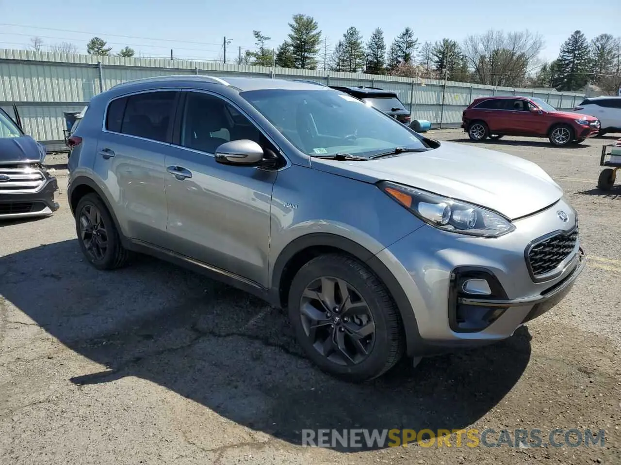 4 Photograph of a damaged car KNDP6CACXM7888356 KIA SPORTAGE 2021
