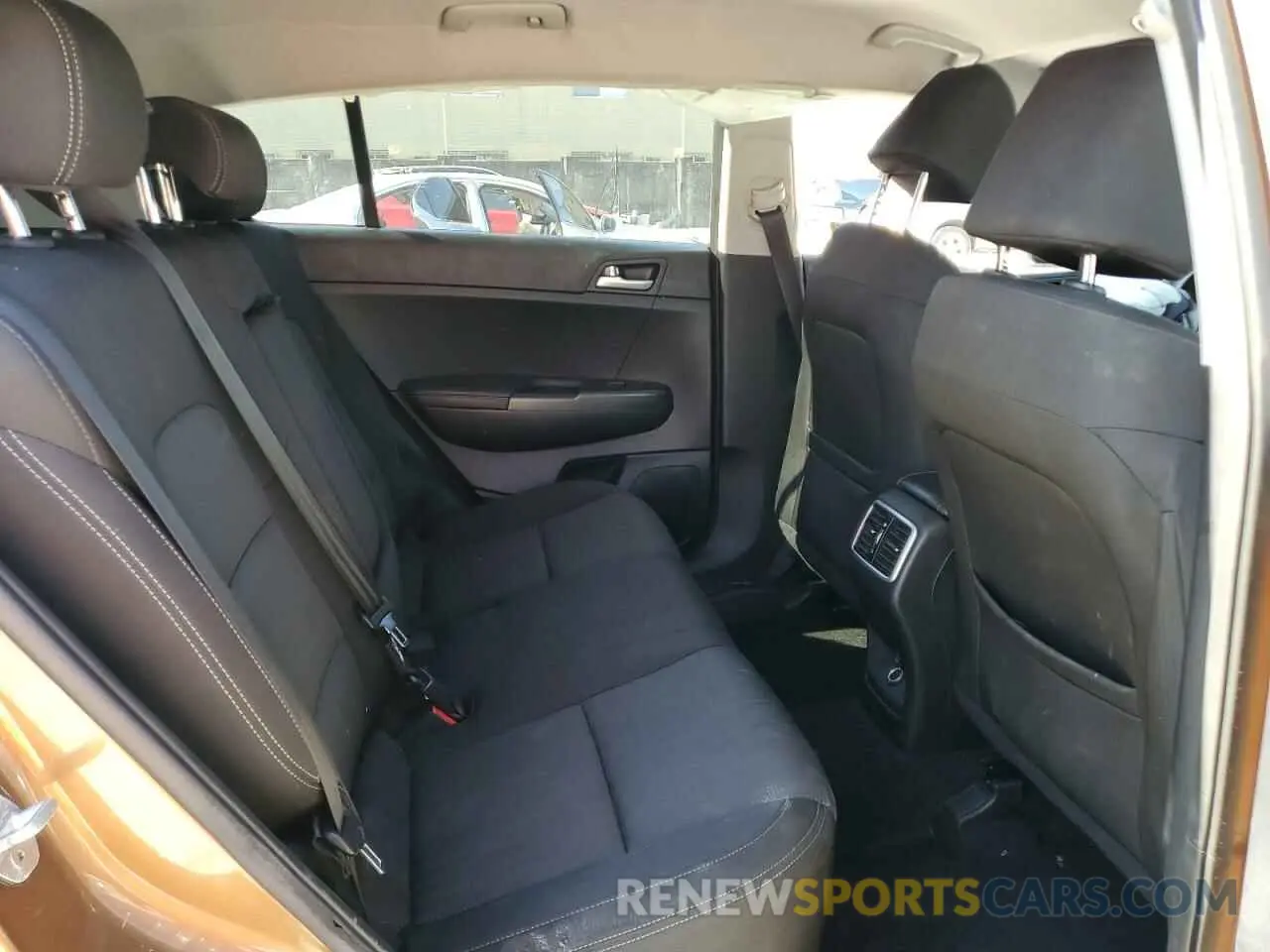 11 Photograph of a damaged car KNDPM3AC0M7870468 KIA SPORTAGE 2021