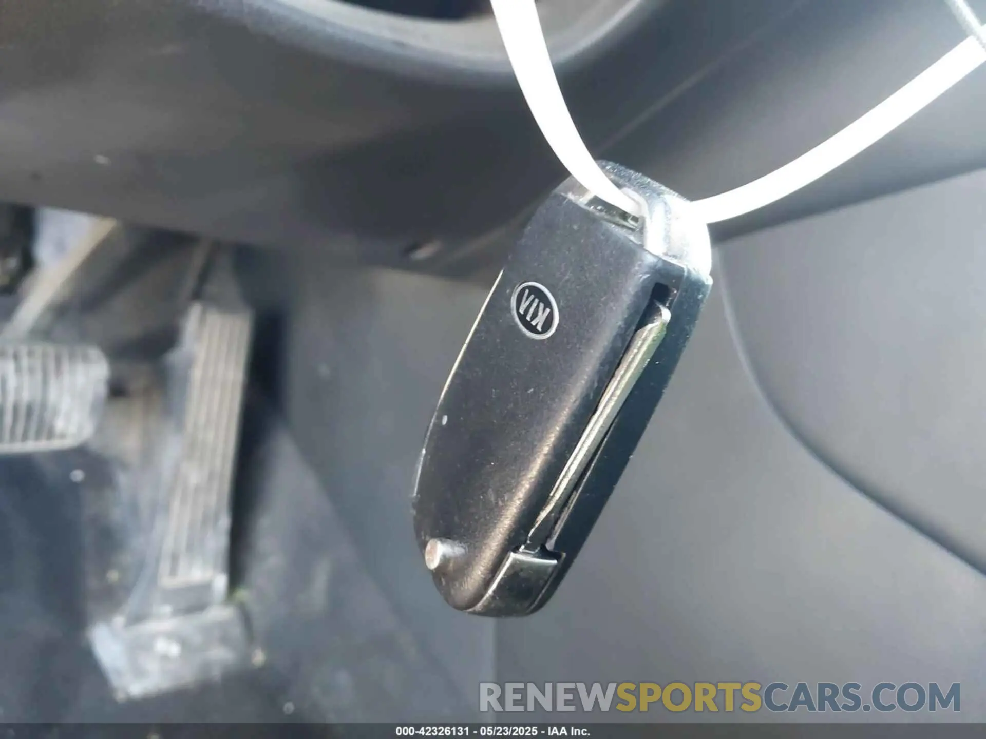 11 Photograph of a damaged car KNDPM3AC1M7873721 KIA SPORTAGE 2021