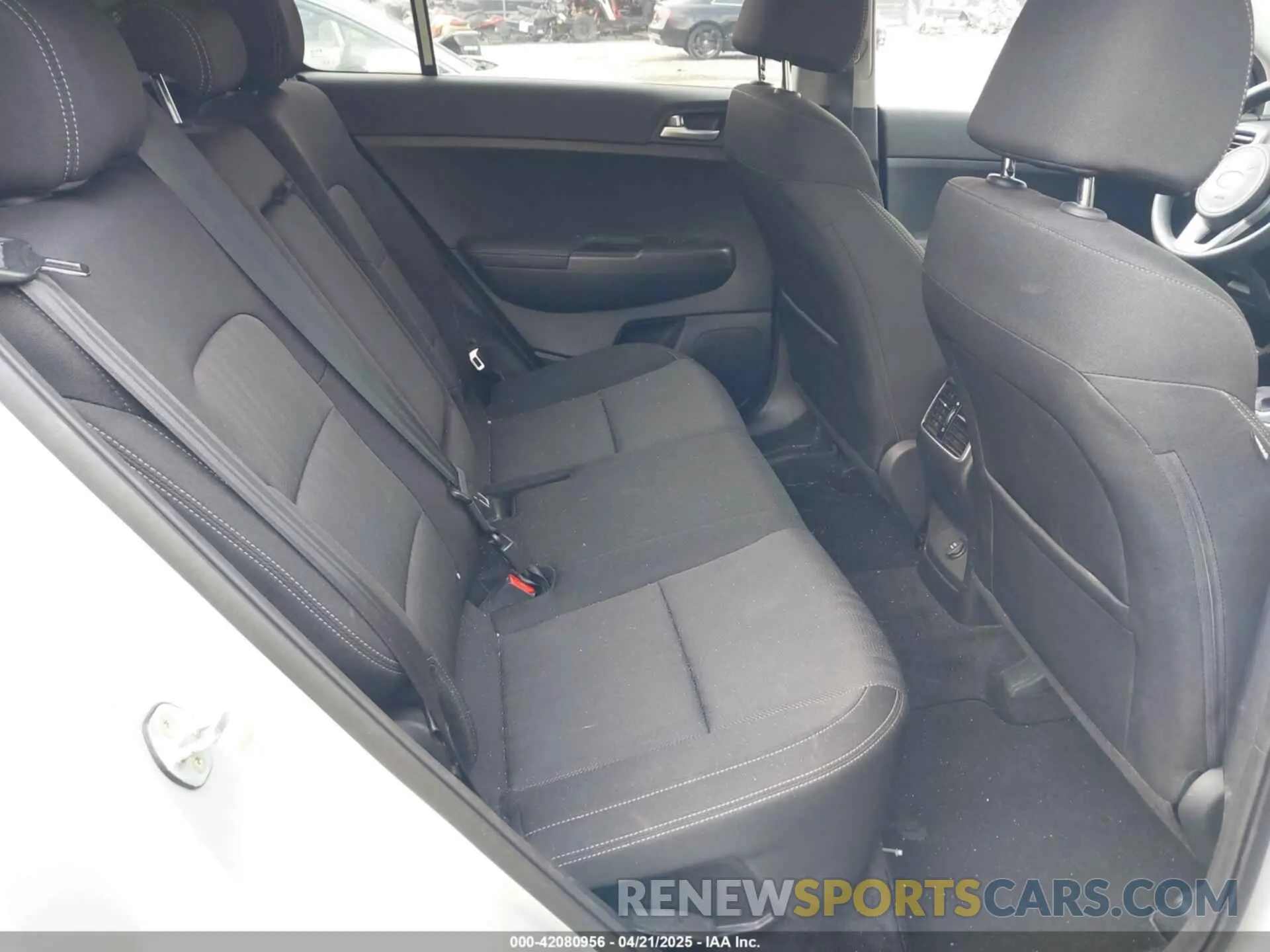 8 Photograph of a damaged car KNDPM3AC1M7893418 KIA SPORTAGE 2021