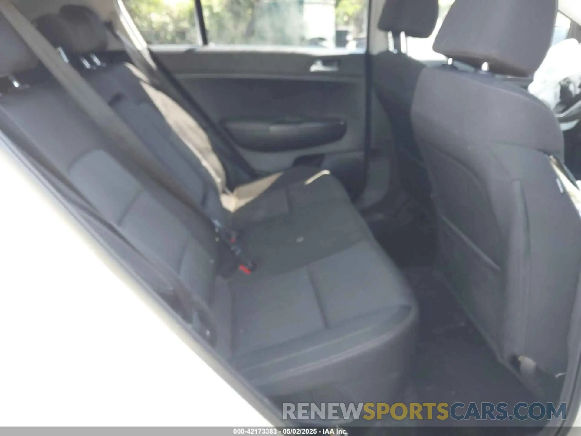 8 Photograph of a damaged car KNDPM3AC1M7894309 KIA SPORTAGE 2021