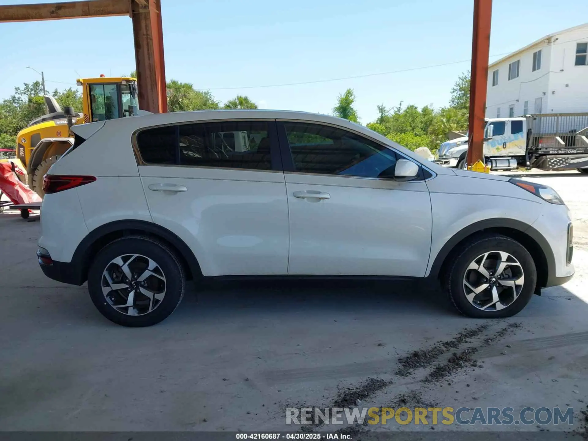 13 Photograph of a damaged car KNDPM3AC1M7931035 KIA SPORTAGE 2021