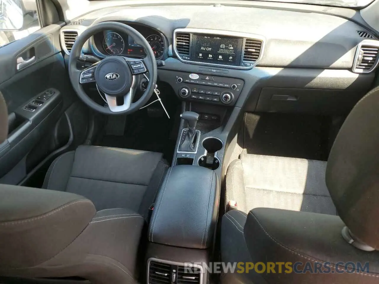 8 Photograph of a damaged car KNDPM3AC2M7942559 KIA SPORTAGE 2021