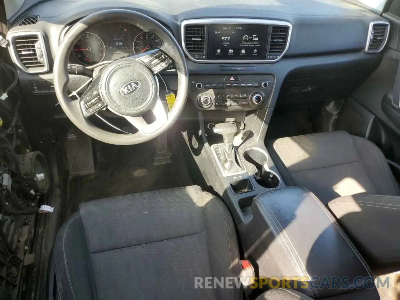 8 Photograph of a damaged car KNDPM3AC2M7943503 KIA SPORTAGE 2021