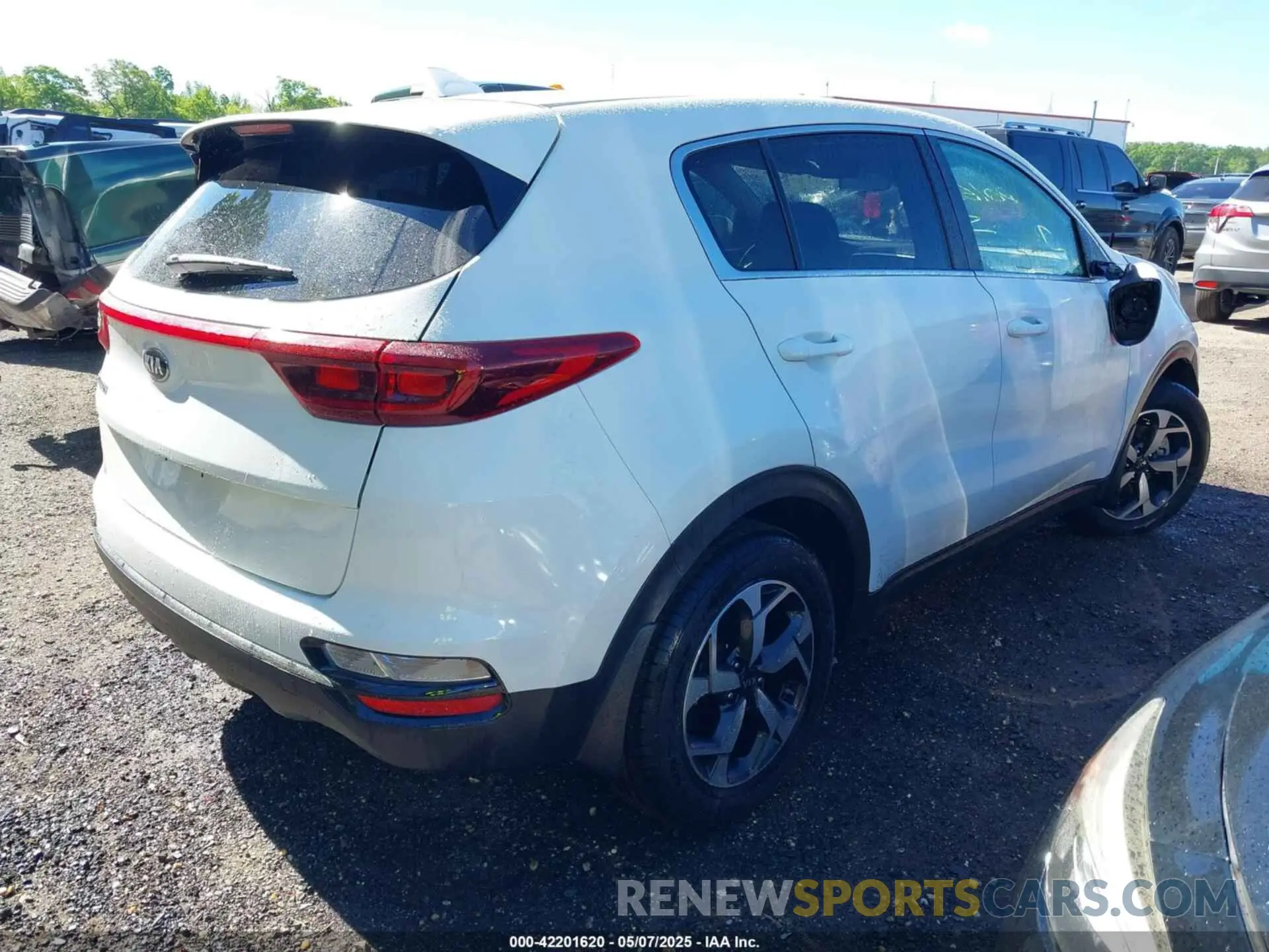 4 Photograph of a damaged car KNDPM3AC3M7845709 KIA SPORTAGE 2021