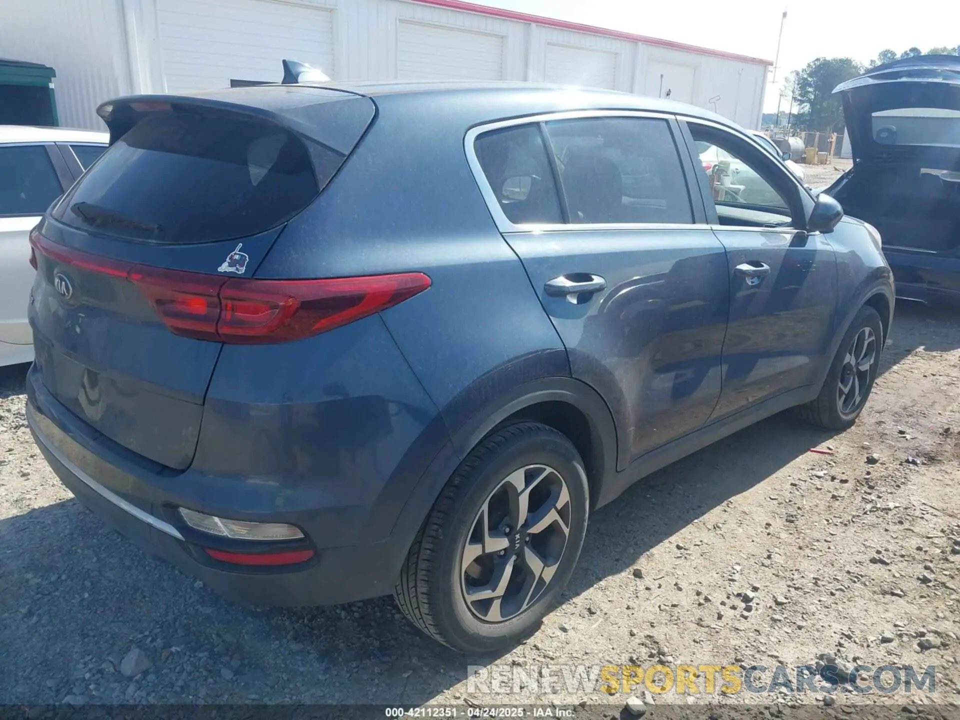 4 Photograph of a damaged car KNDPM3AC3M7894909 KIA SPORTAGE 2021