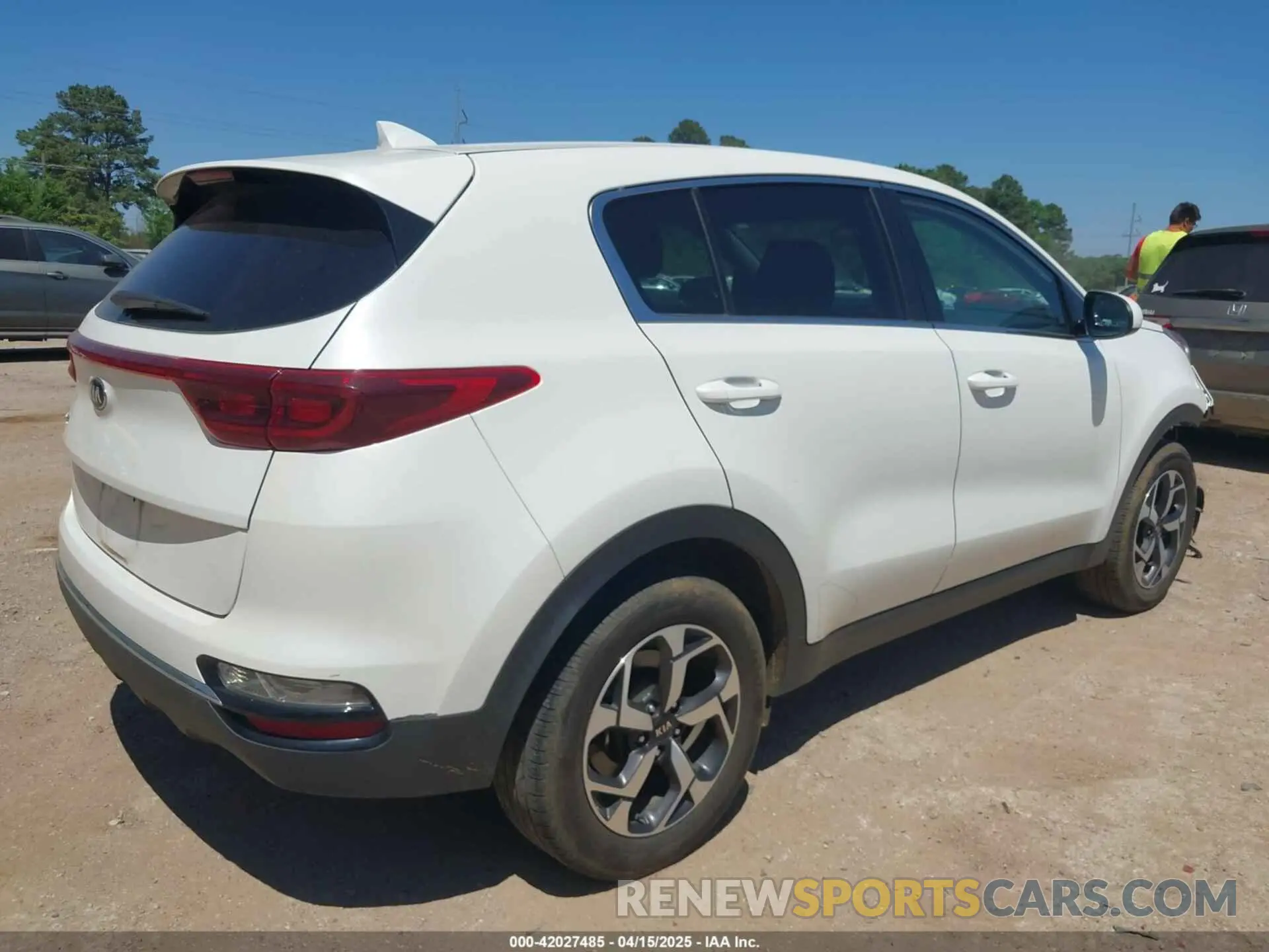 4 Photograph of a damaged car KNDPM3AC4M7892814 KIA SPORTAGE 2021