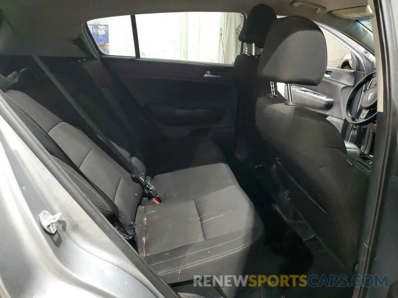 11 Photograph of a damaged car KNDPM3AC4M7904640 KIA SPORTAGE 2021