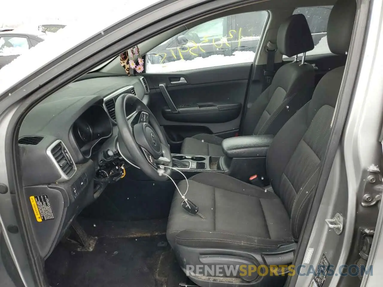 7 Photograph of a damaged car KNDPM3AC4M7904640 KIA SPORTAGE 2021