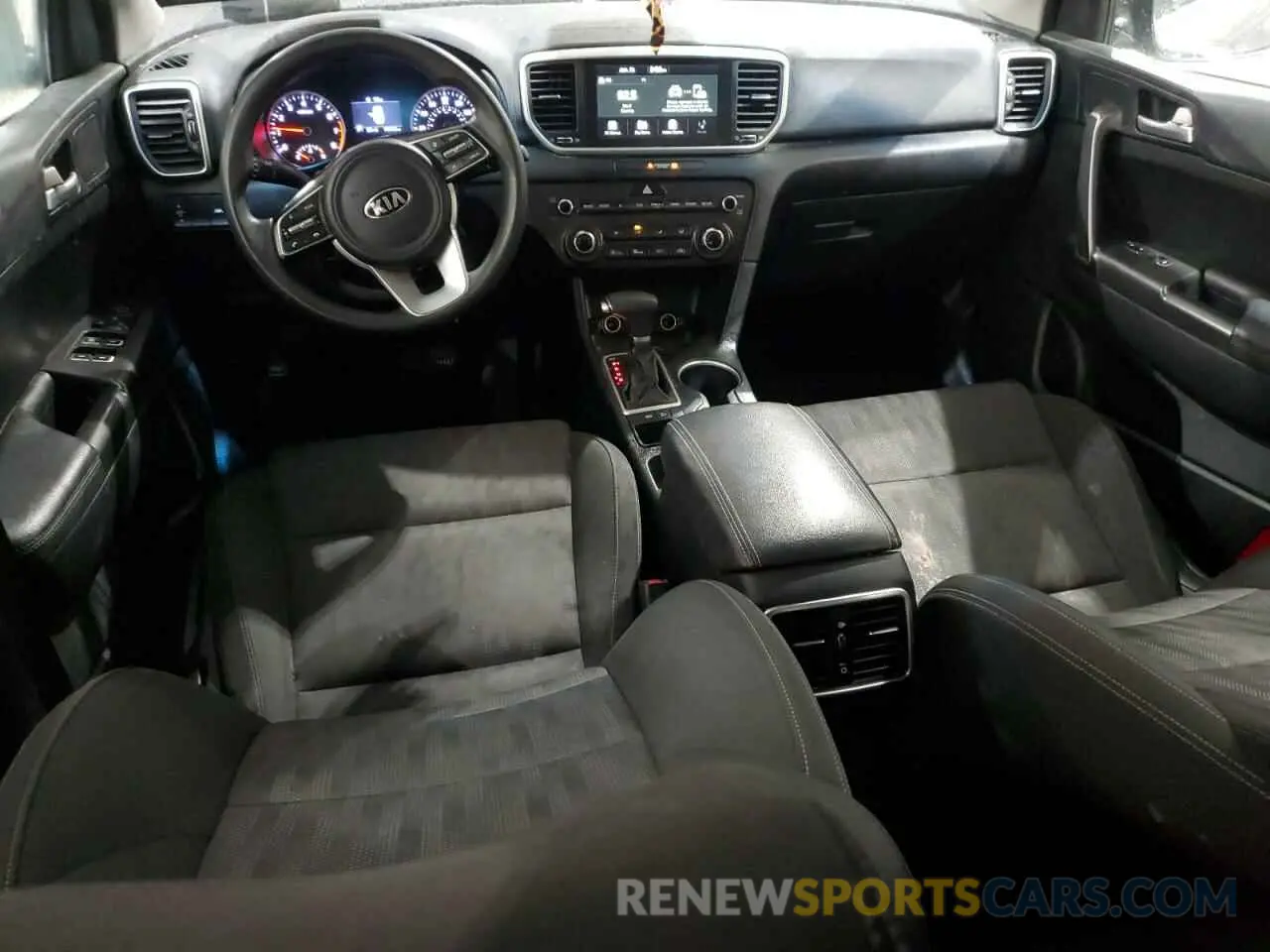 8 Photograph of a damaged car KNDPM3AC4M7904640 KIA SPORTAGE 2021