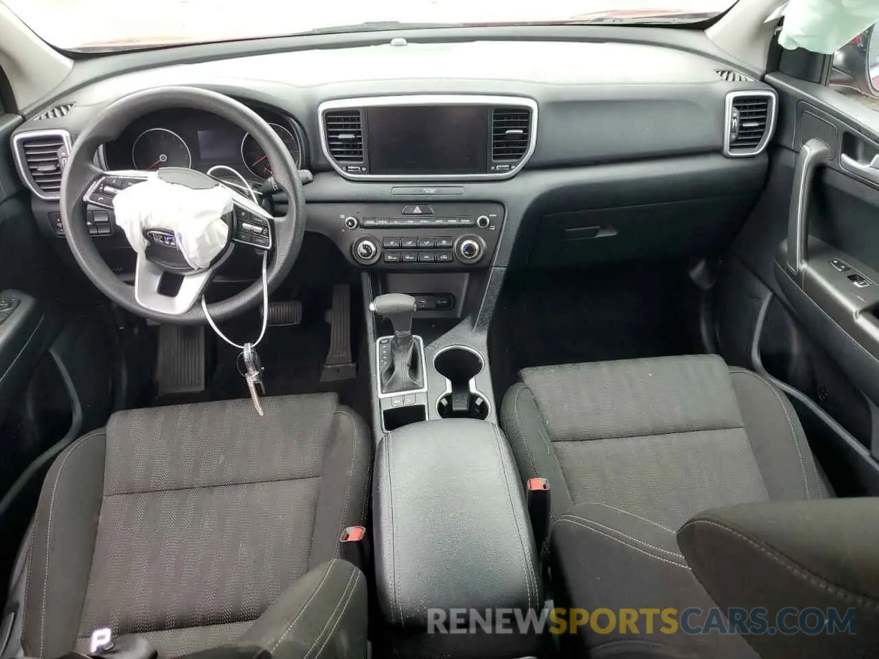 8 Photograph of a damaged car KNDPM3AC4M7927593 KIA SPORTAGE 2021