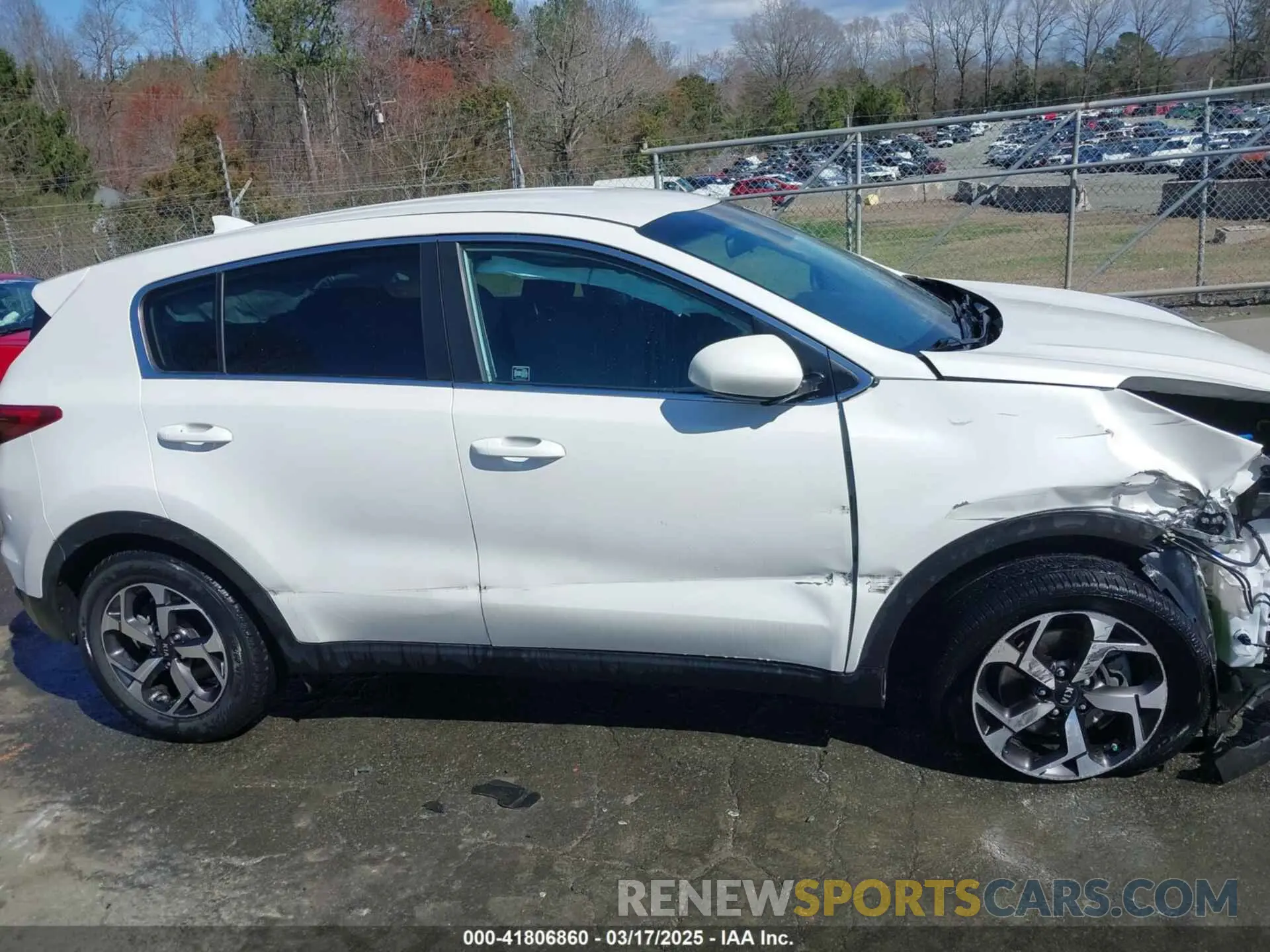 14 Photograph of a damaged car KNDPM3AC4M7933748 KIA SPORTAGE 2021