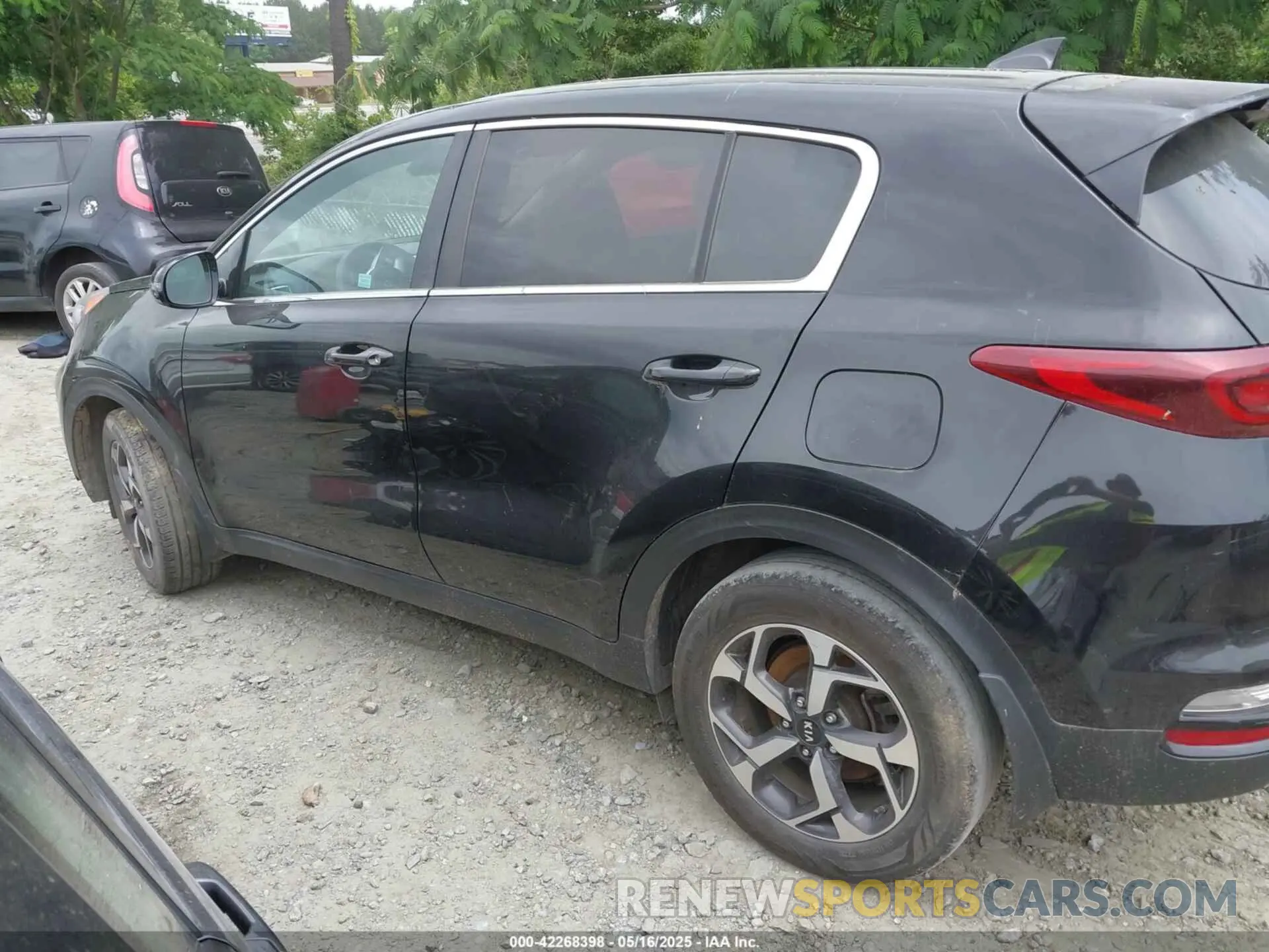 13 Photograph of a damaged car KNDPM3AC5M7930664 KIA SPORTAGE 2021