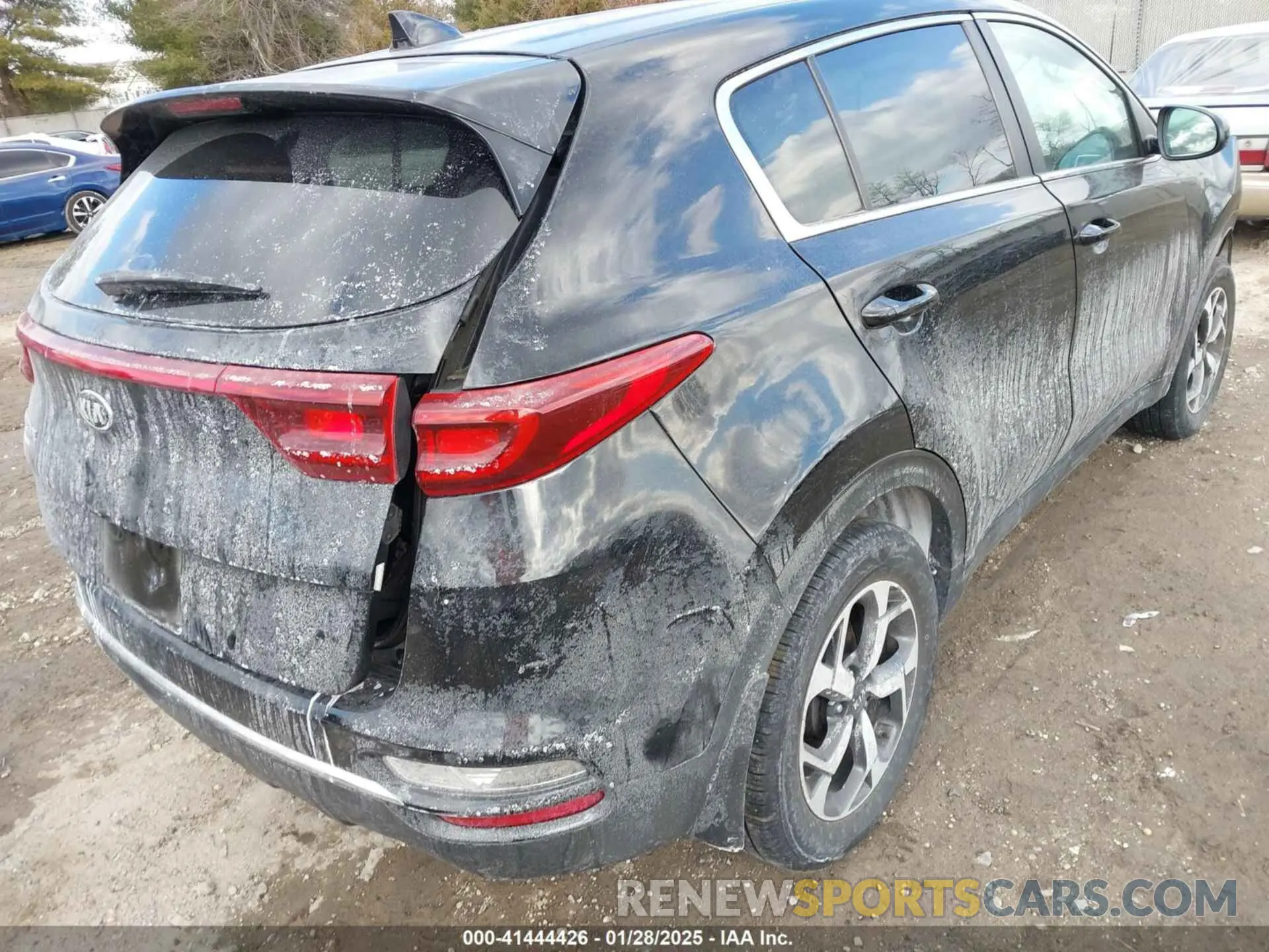 4 Photograph of a damaged car KNDPM3AC6M7845686 KIA SPORTAGE 2021