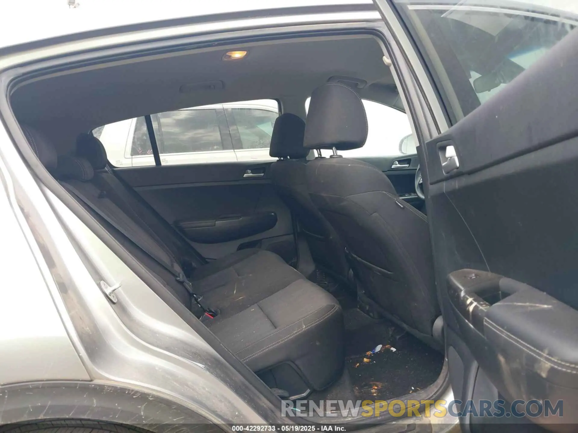 8 Photograph of a damaged car KNDPM3AC6M7889283 KIA SPORTAGE 2021