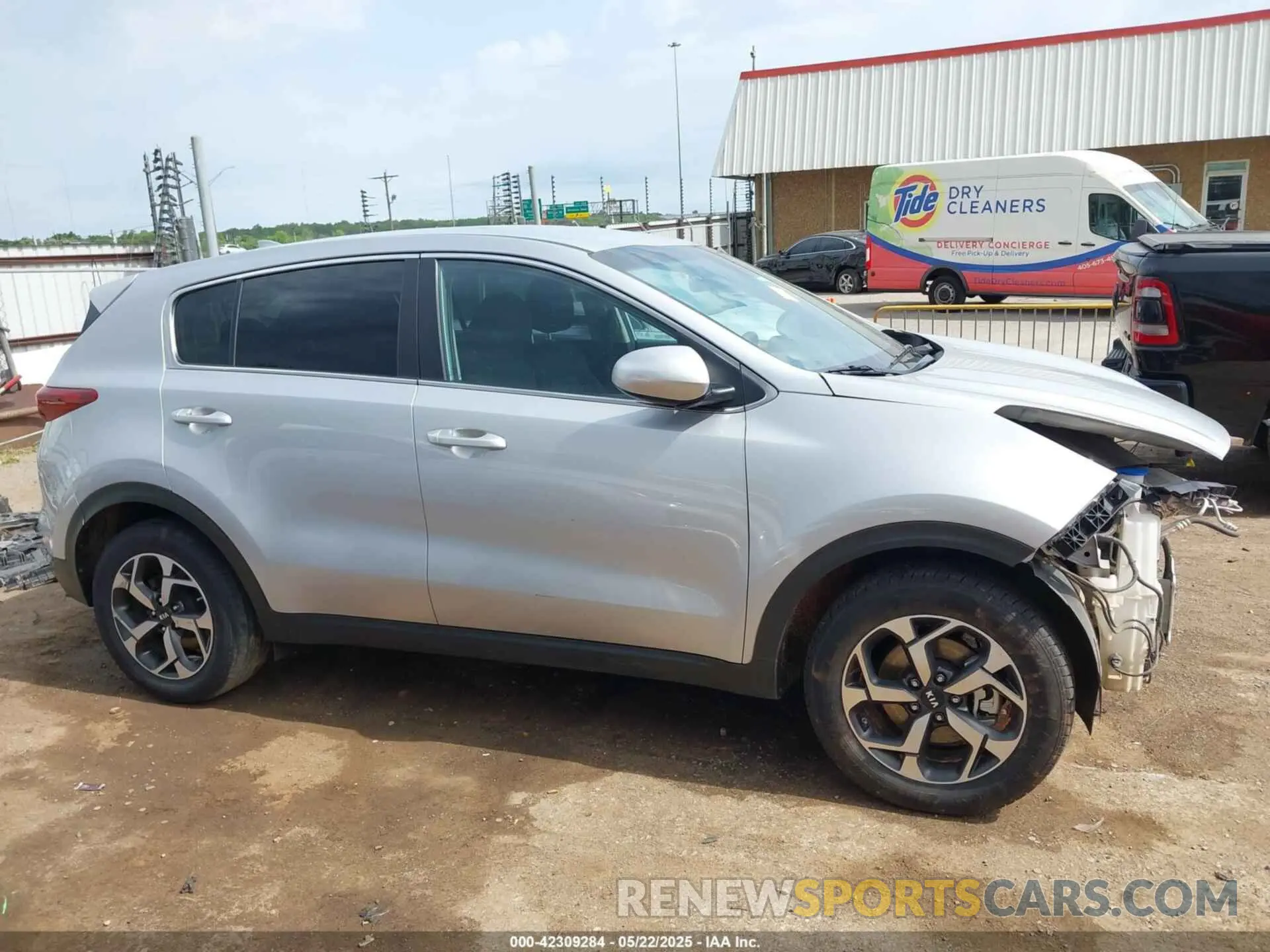 14 Photograph of a damaged car KNDPM3AC6M7913839 KIA SPORTAGE 2021