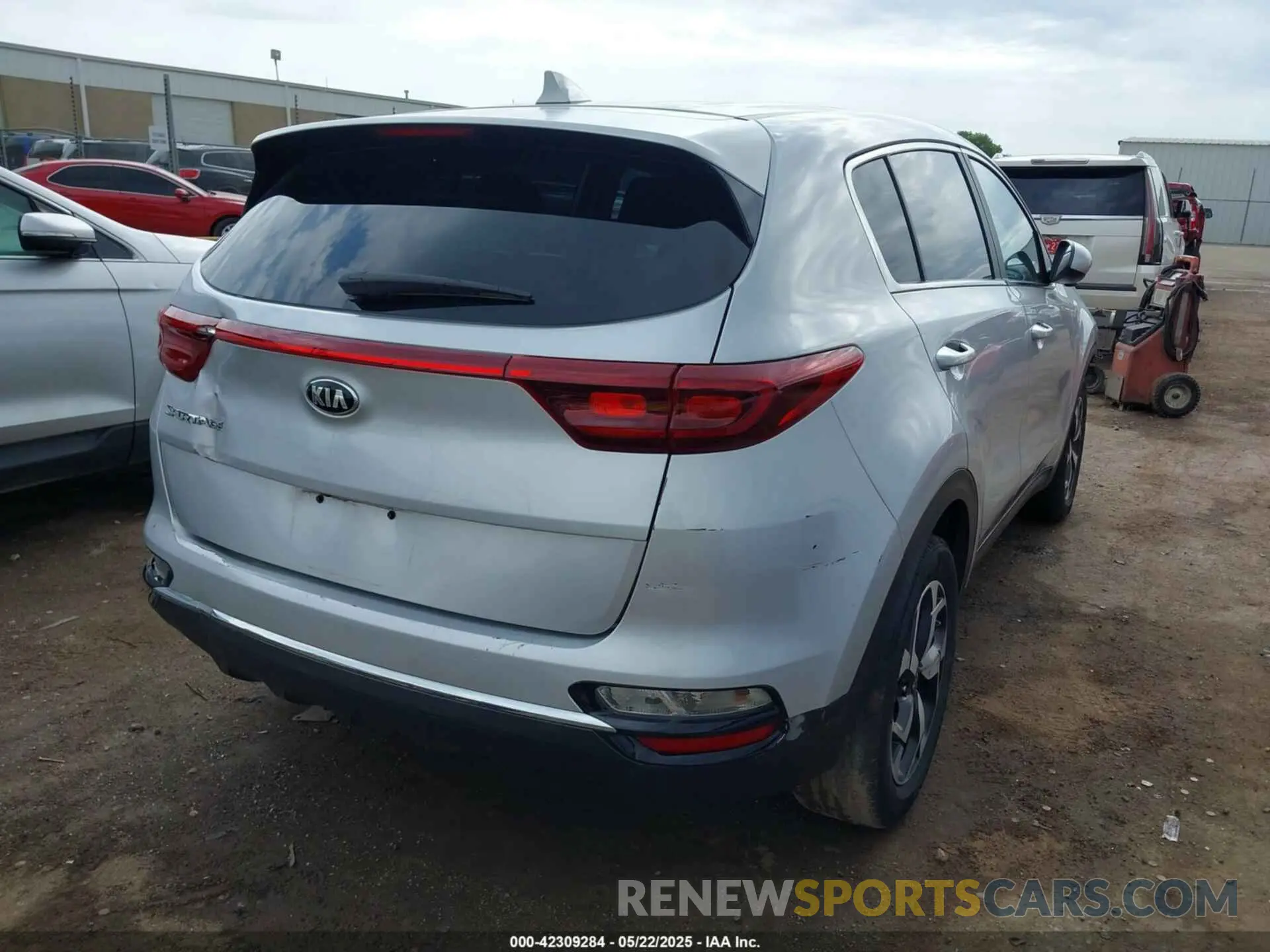 4 Photograph of a damaged car KNDPM3AC6M7913839 KIA SPORTAGE 2021