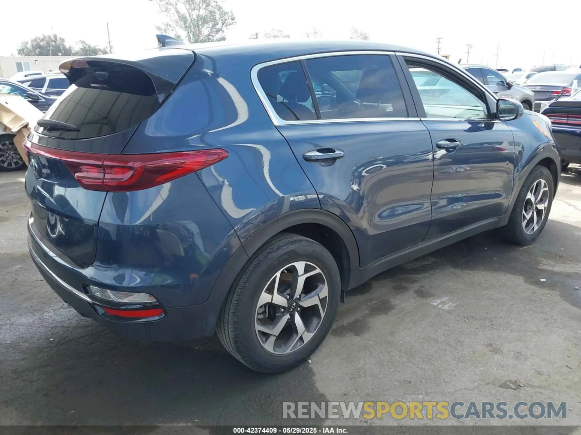4 Photograph of a damaged car KNDPM3AC6M7932102 KIA SPORTAGE 2021