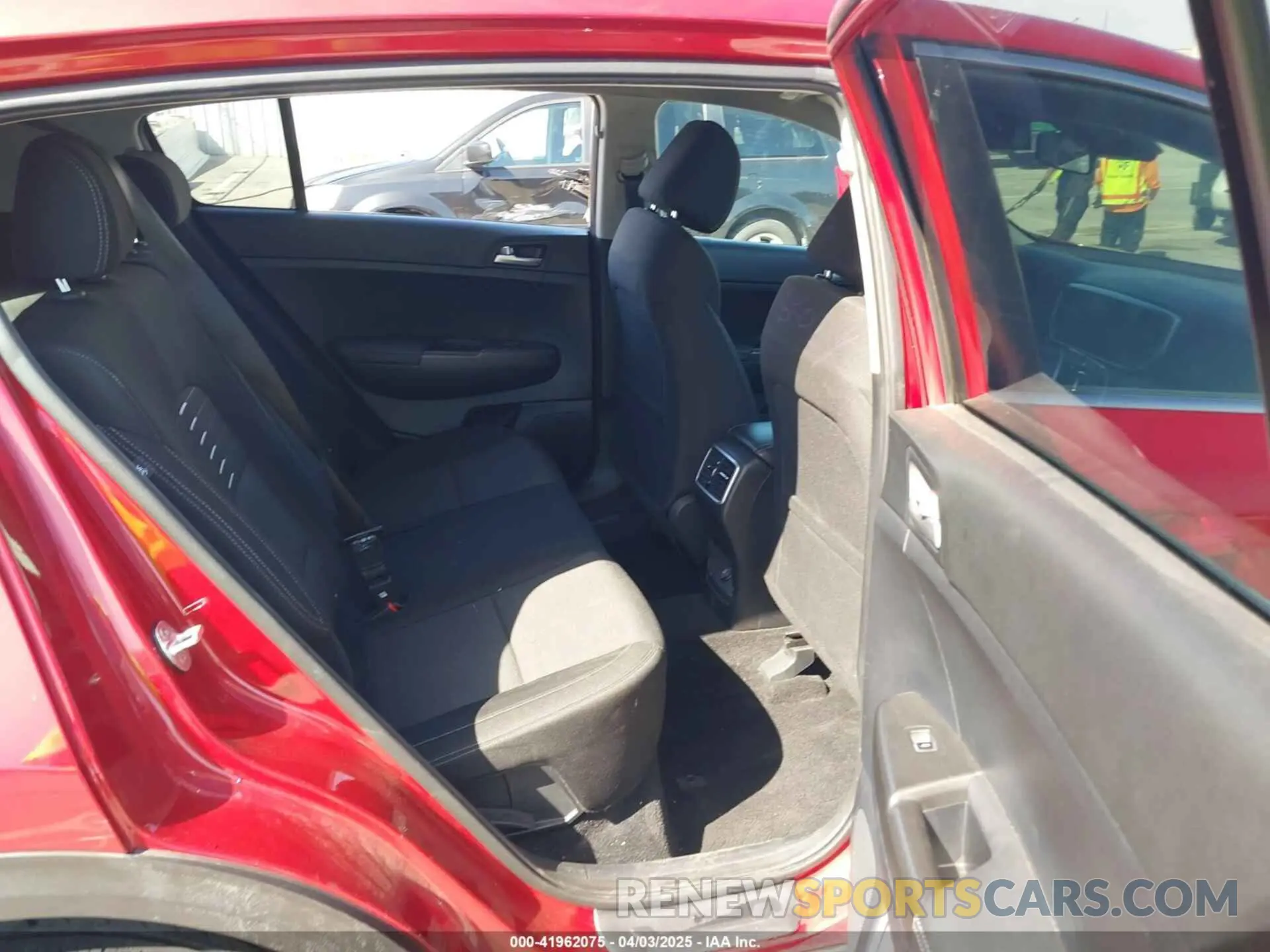 8 Photograph of a damaged car KNDPM3AC7M7877448 KIA SPORTAGE 2021