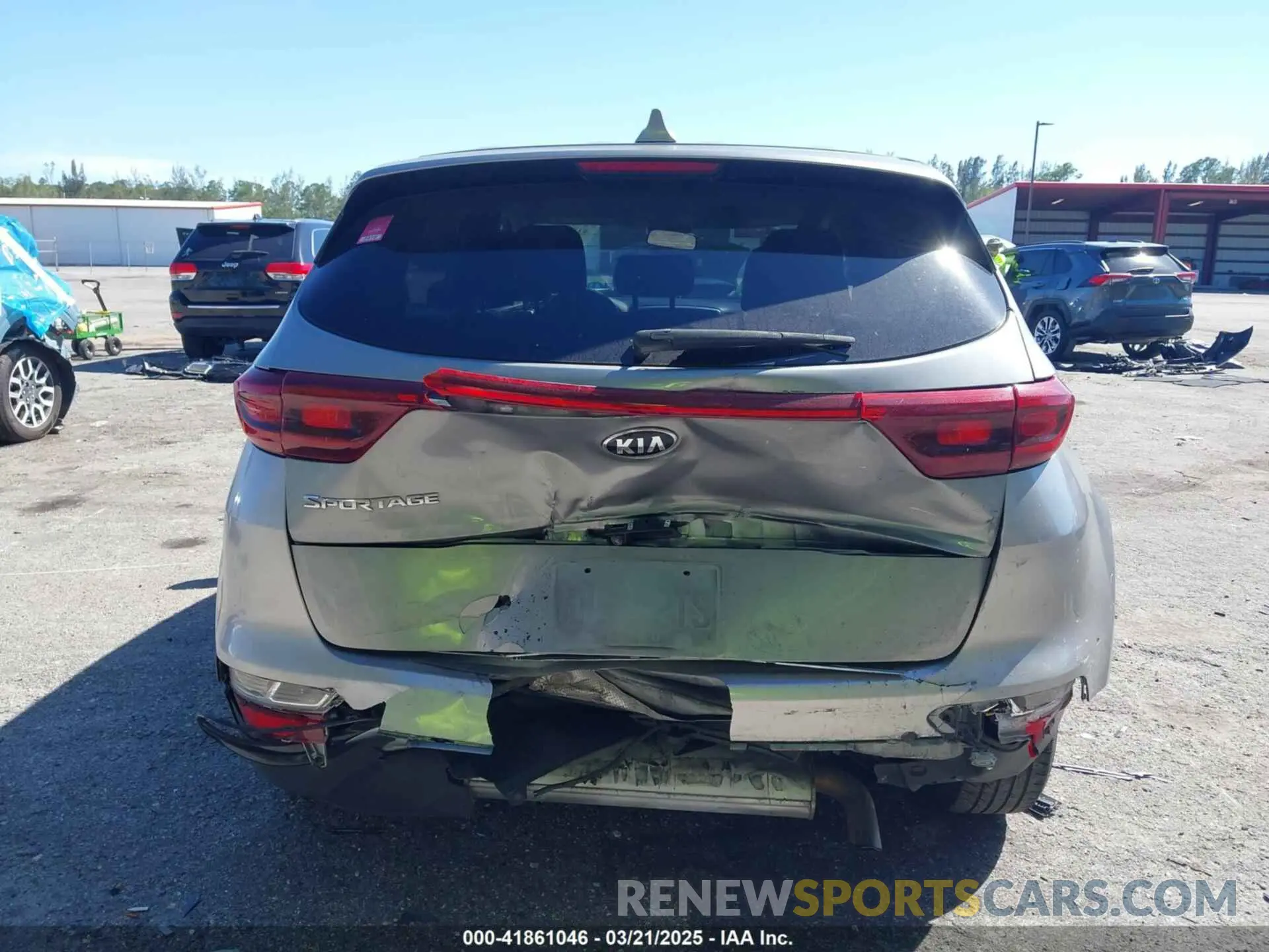 17 Photograph of a damaged car KNDPM3AC8M7925443 KIA SPORTAGE 2021