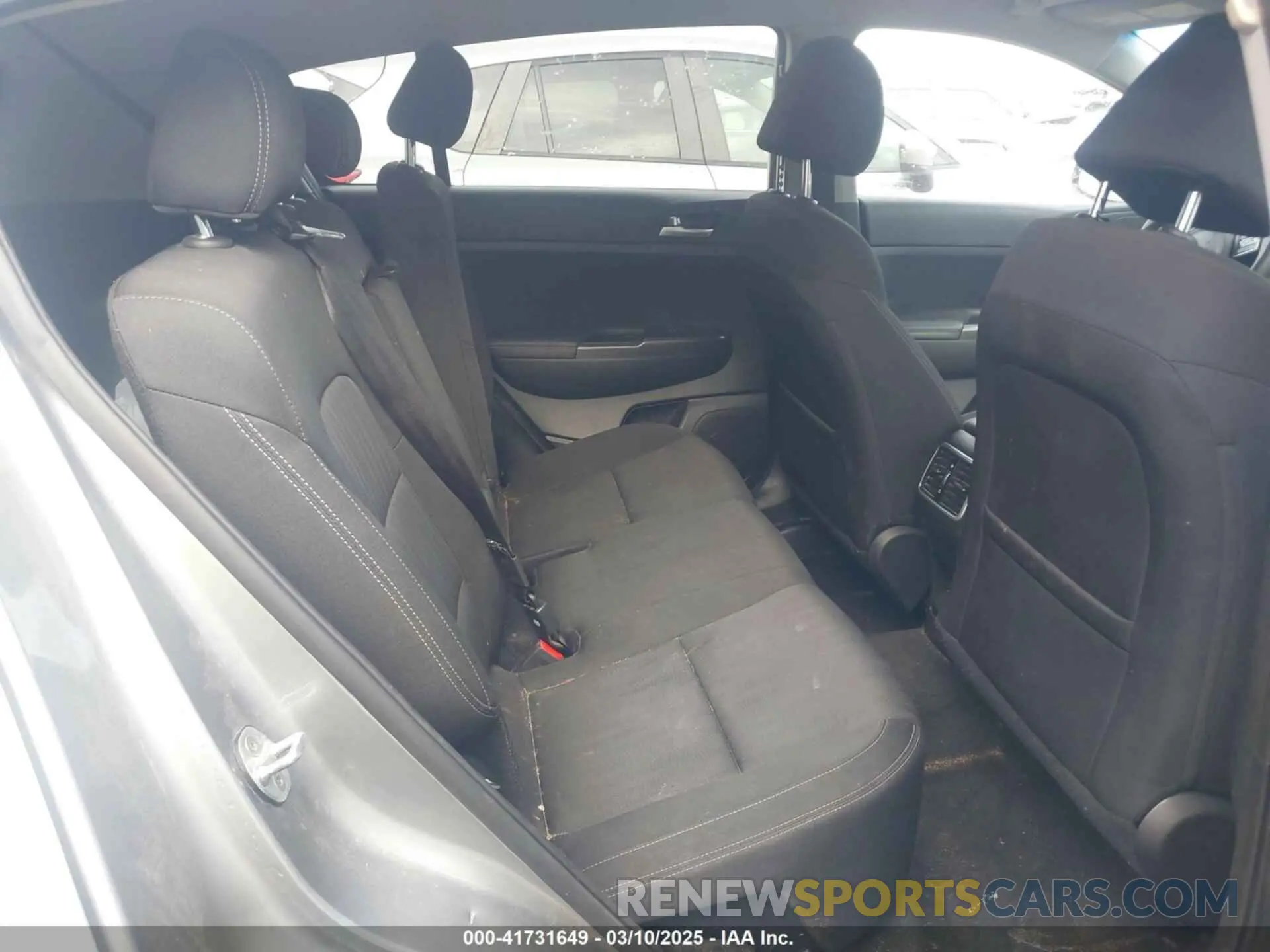 8 Photograph of a damaged car KNDPM3AC8M7938693 KIA SPORTAGE 2021