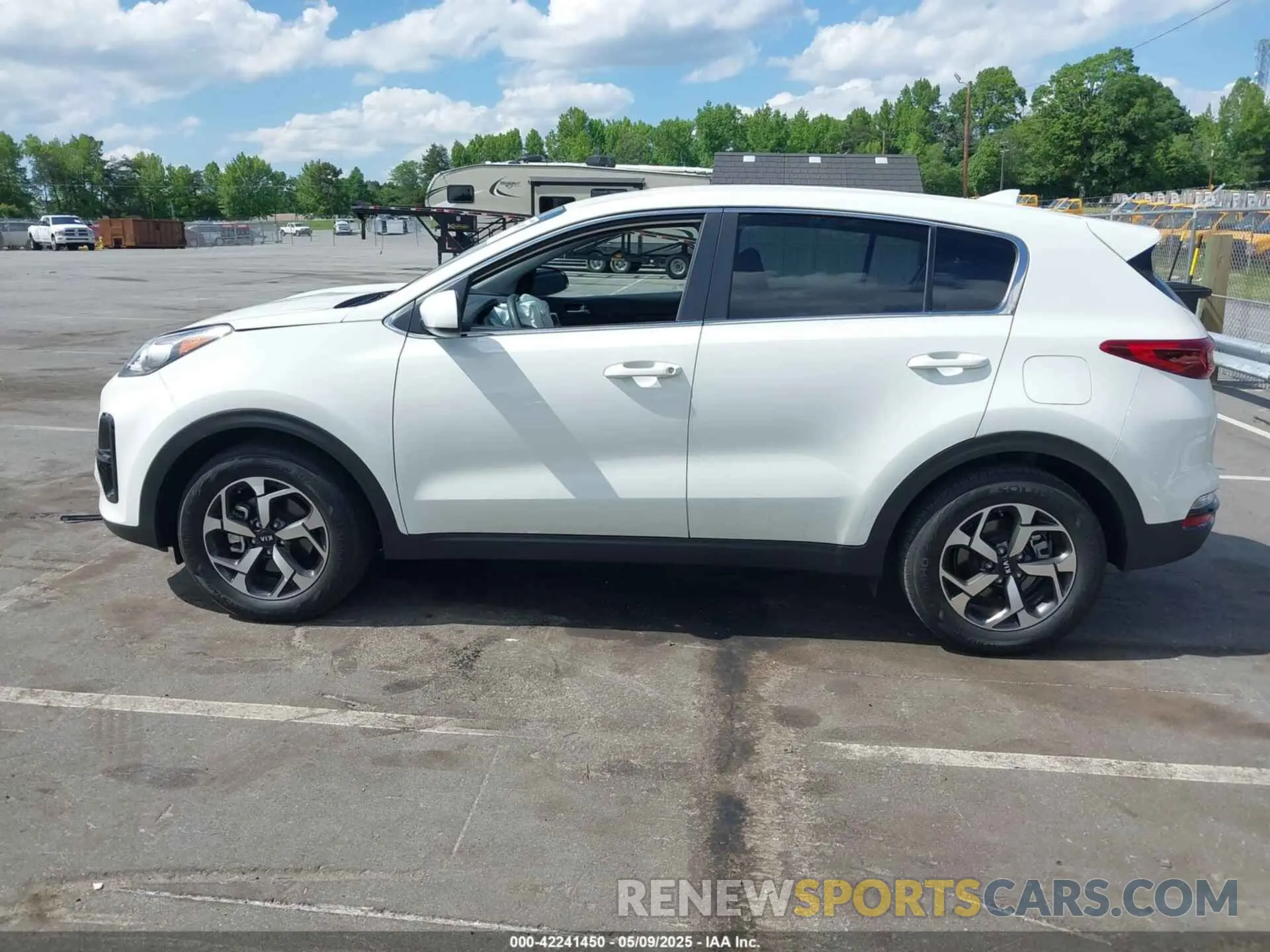 14 Photograph of a damaged car KNDPM3AC9M7897166 KIA SPORTAGE 2021