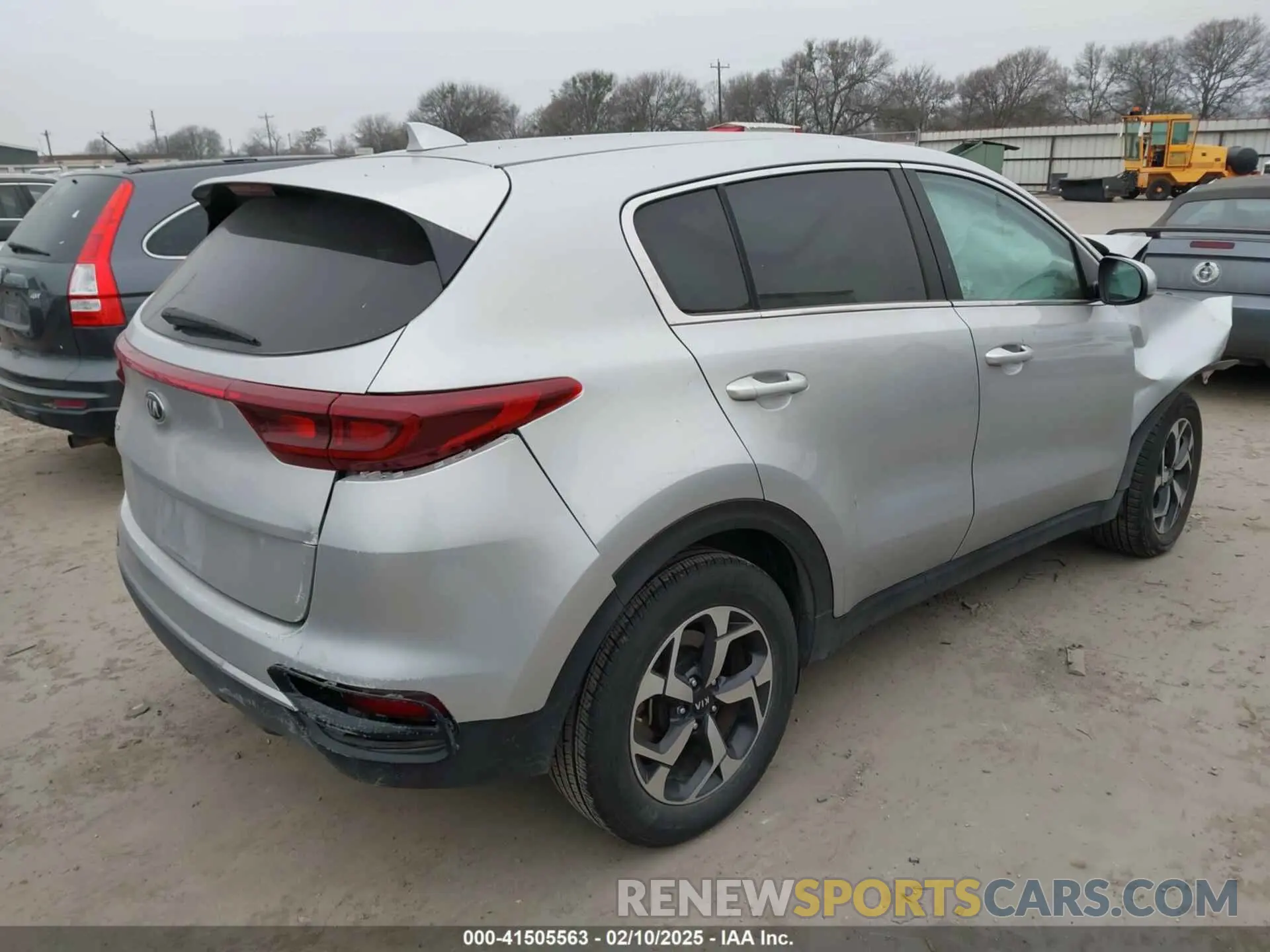 4 Photograph of a damaged car KNDPM3AC9M7926293 KIA SPORTAGE 2021