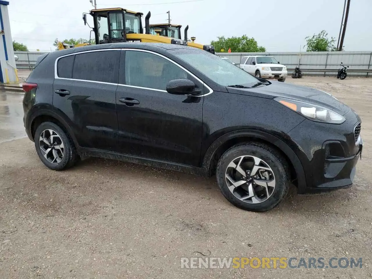 4 Photograph of a damaged car KNDPM3AC9M7941912 KIA SPORTAGE 2021