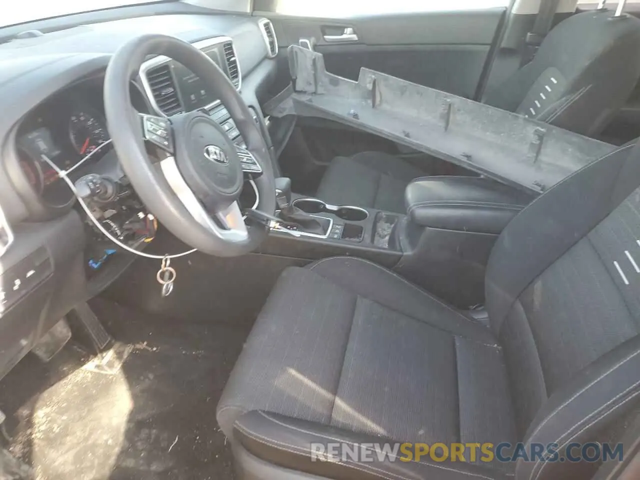 7 Photograph of a damaged car KNDPMCAC0M7843433 KIA SPORTAGE 2021