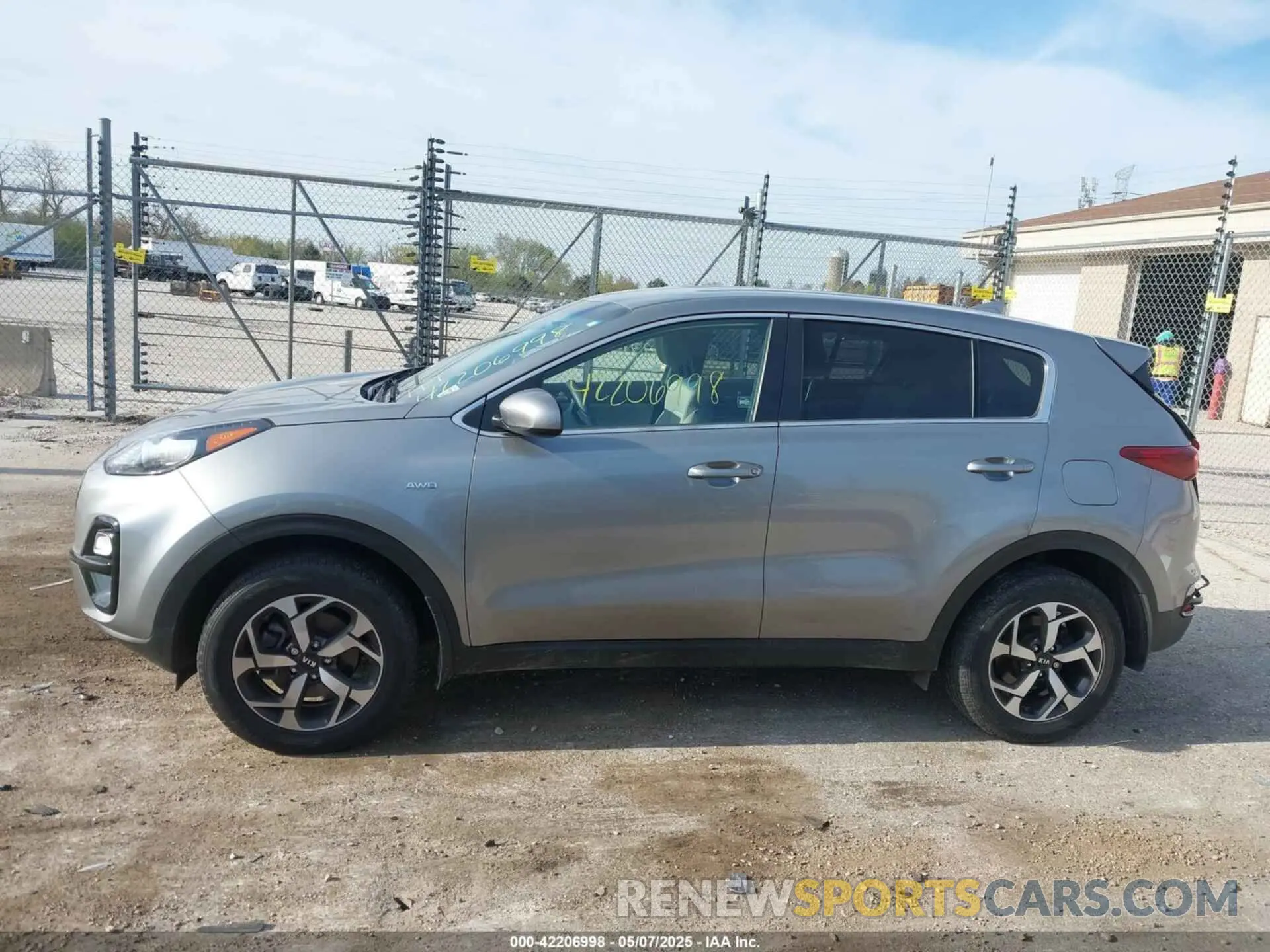 14 Photograph of a damaged car KNDPMCAC0M7862502 KIA SPORTAGE 2021