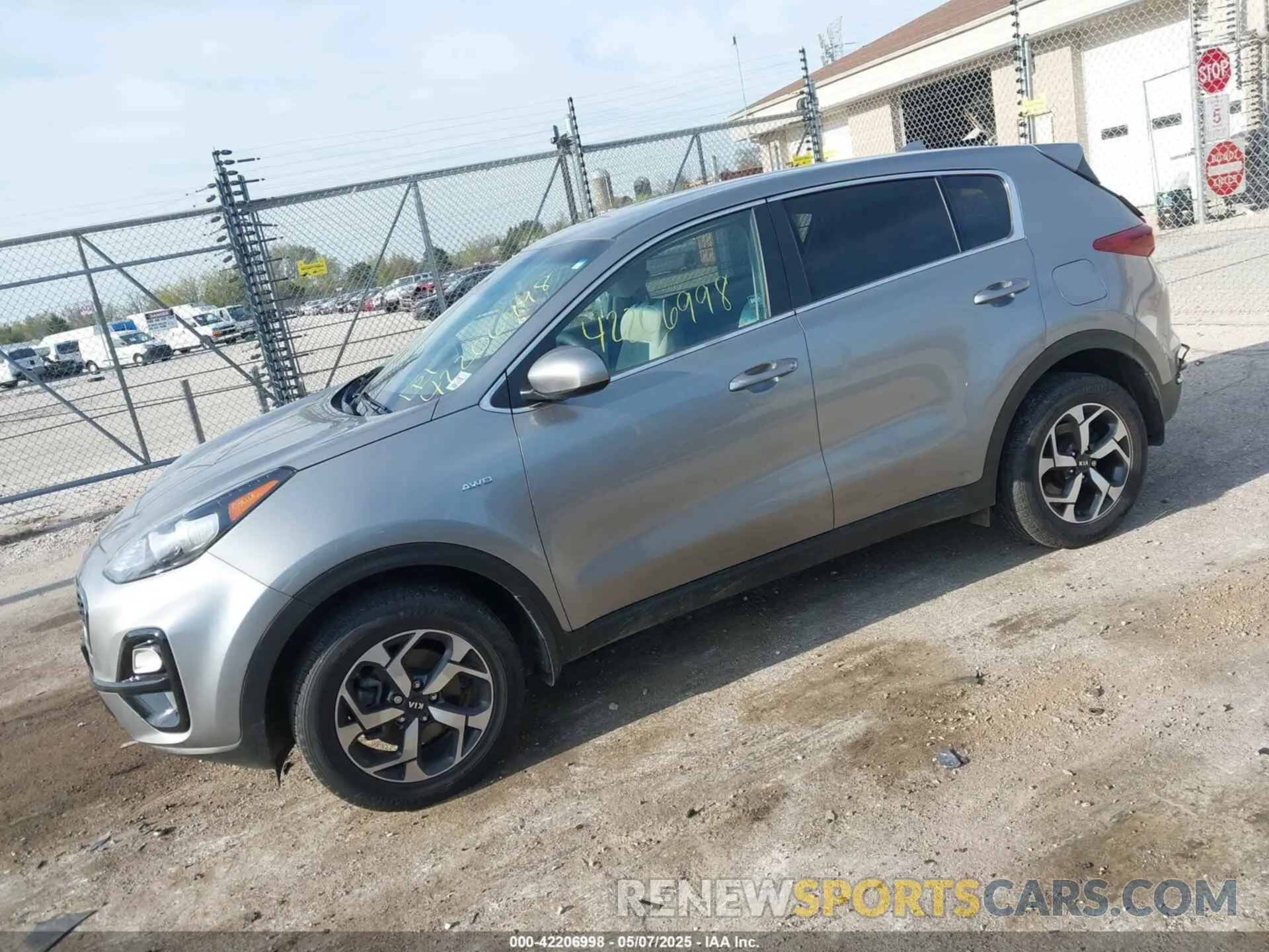 2 Photograph of a damaged car KNDPMCAC0M7862502 KIA SPORTAGE 2021
