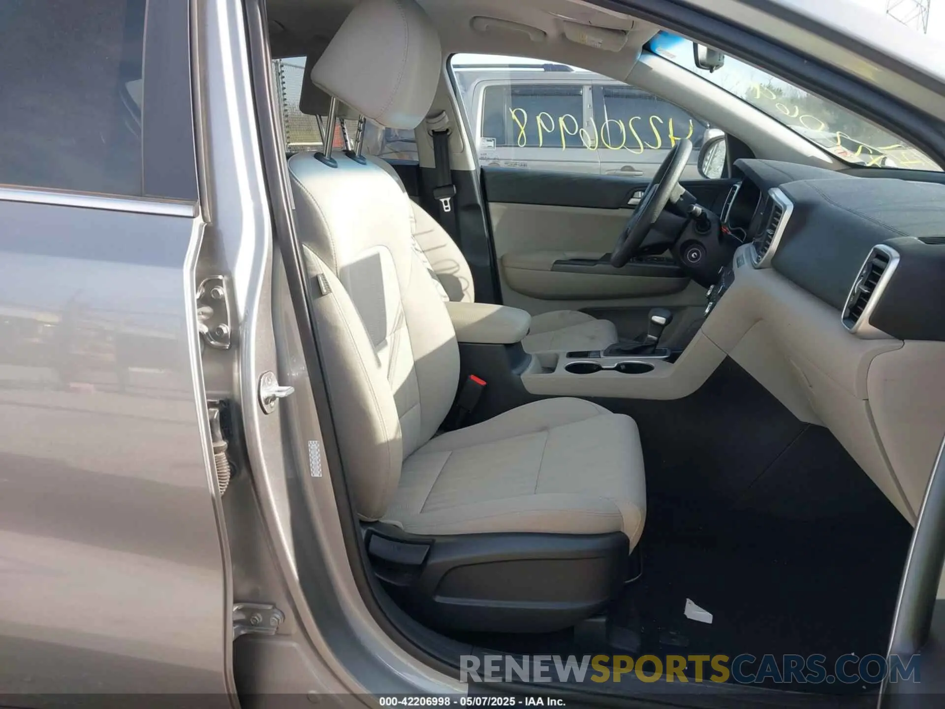 5 Photograph of a damaged car KNDPMCAC0M7862502 KIA SPORTAGE 2021