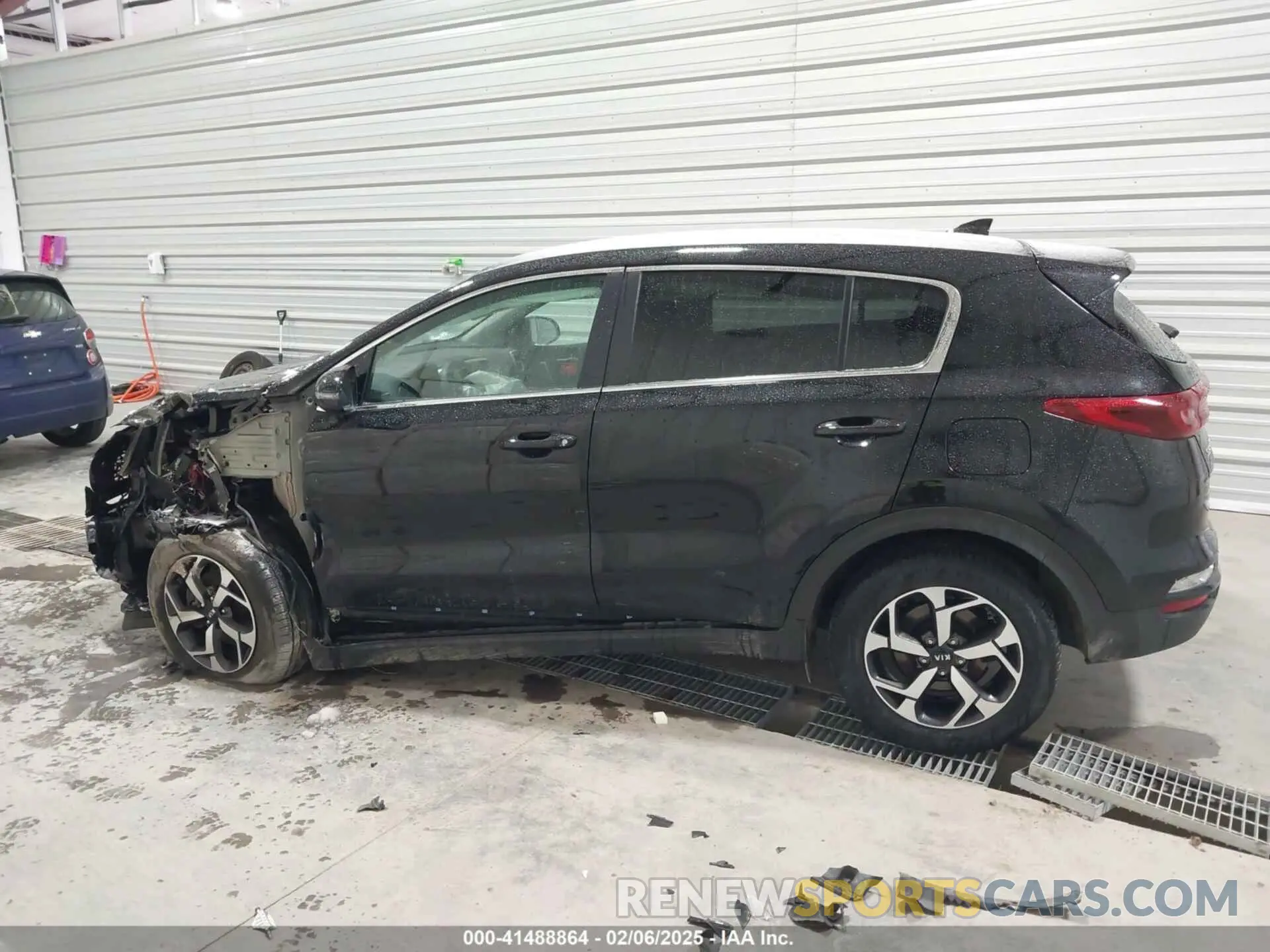 15 Photograph of a damaged car KNDPMCAC0M7895368 KIA SPORTAGE 2021