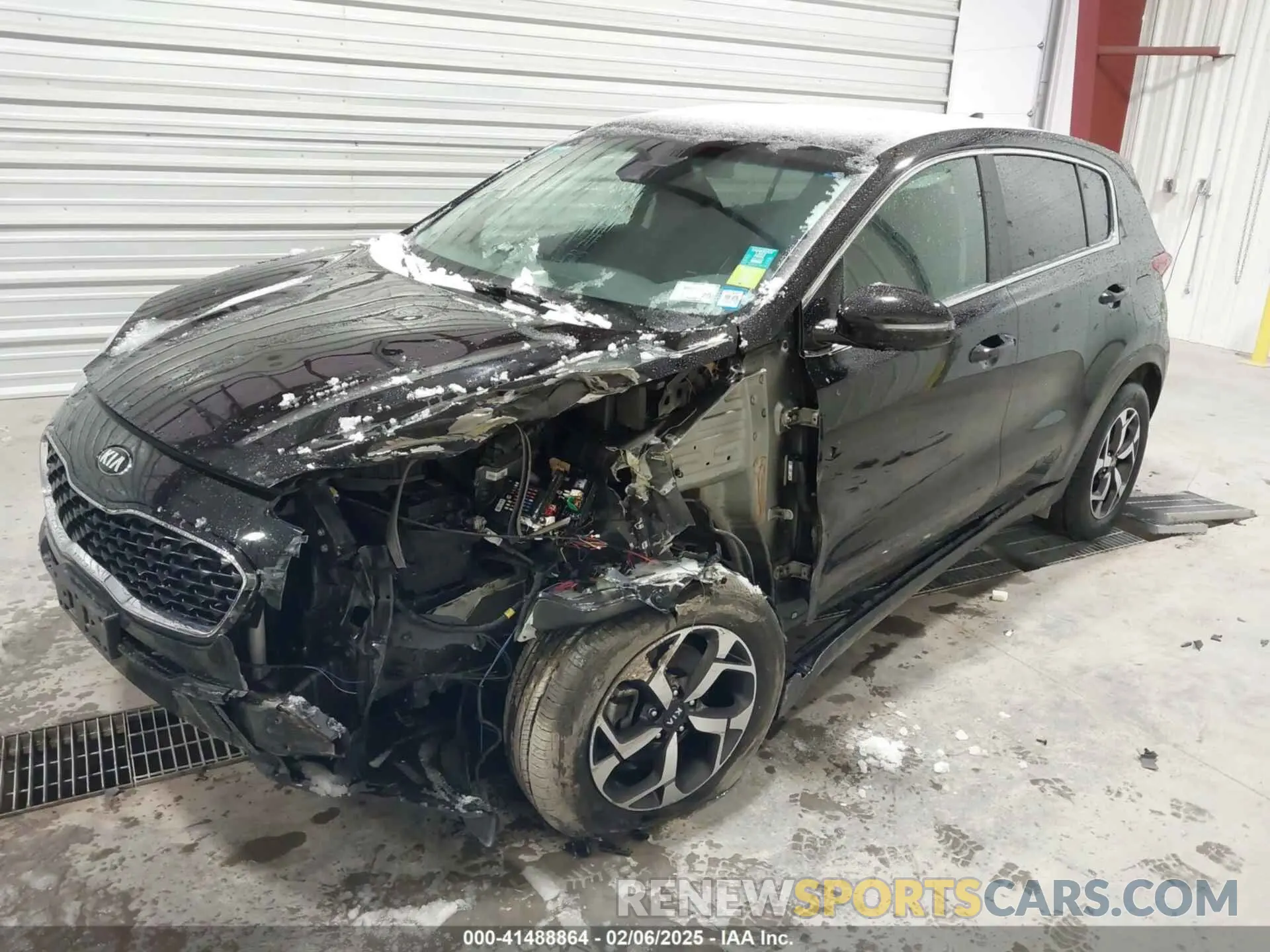 2 Photograph of a damaged car KNDPMCAC0M7895368 KIA SPORTAGE 2021